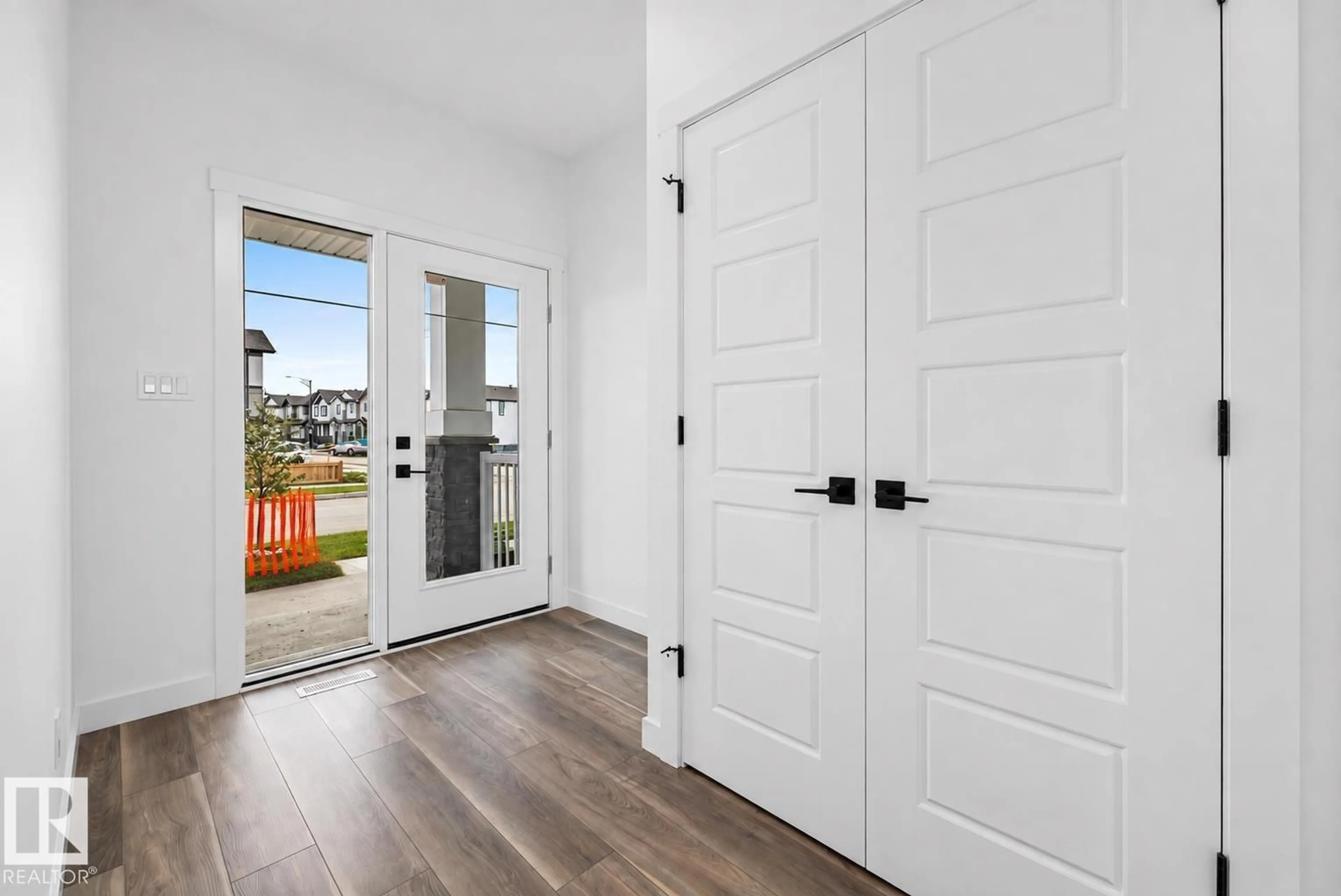 Indoor entryway for NW - 1613 210A ST, Edmonton Alberta T6M3E1