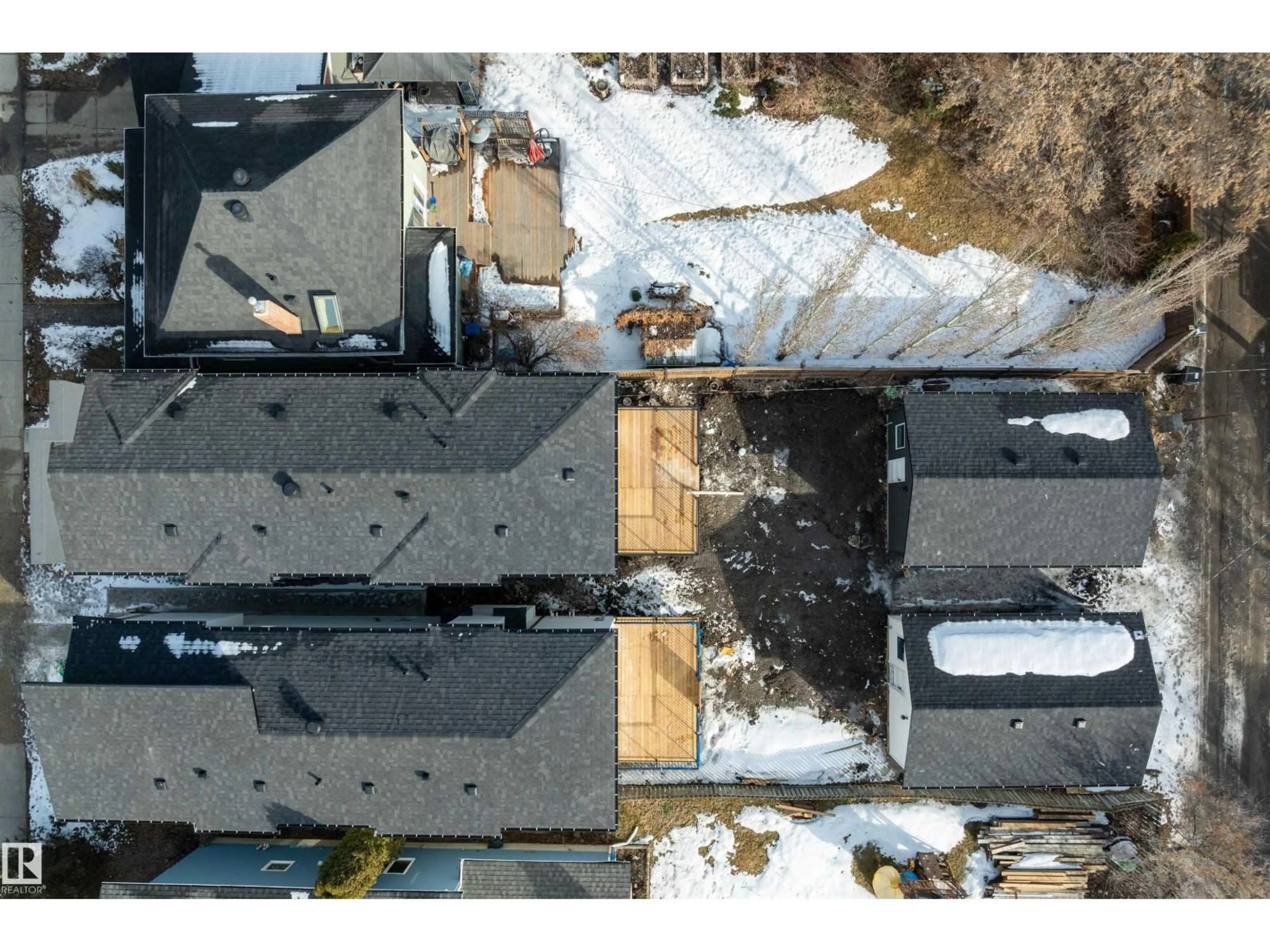 A pic from outside/outdoor area/front of a property/back of a property/a pic from drone, street for NW - 10965 129 ST, Edmonton Alberta T5M0Y2