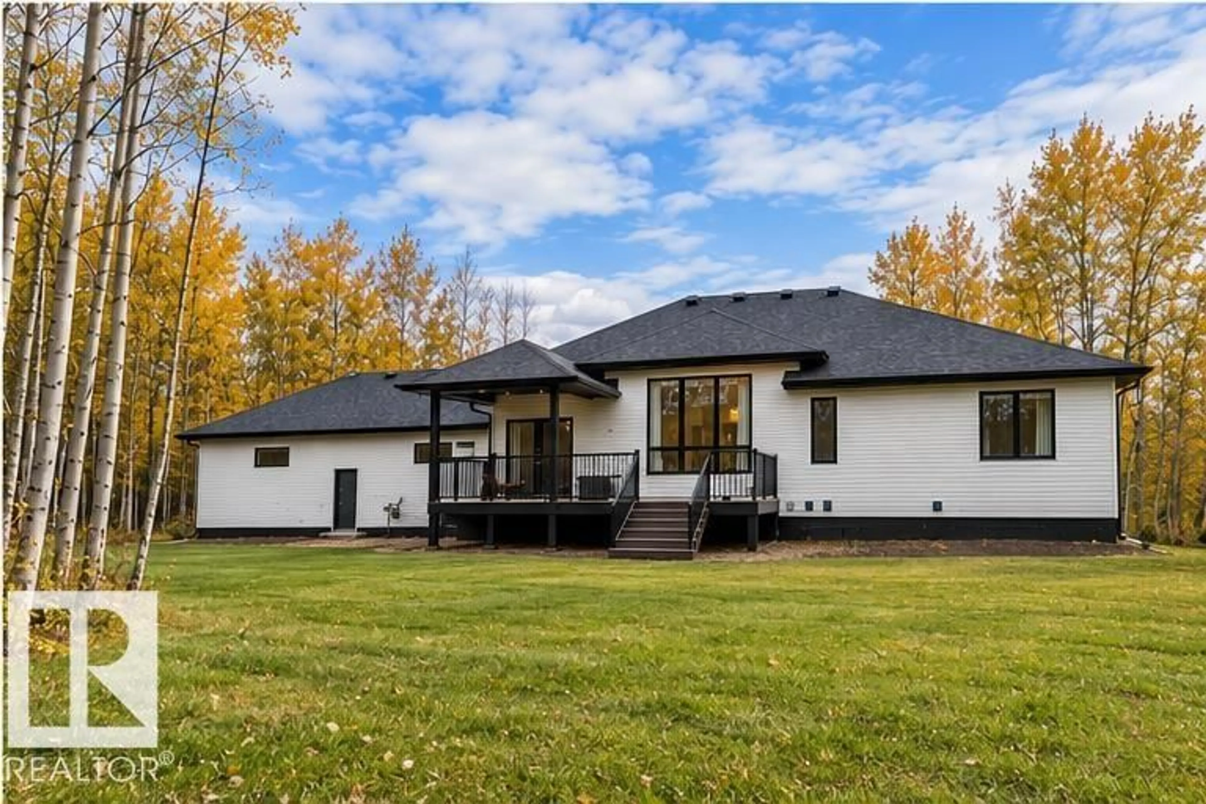 Home with vinyl exterior material, mountain view for 53319 - 10 RANGE ROAD 14, Rural Parkland County Alberta T7Y0C2