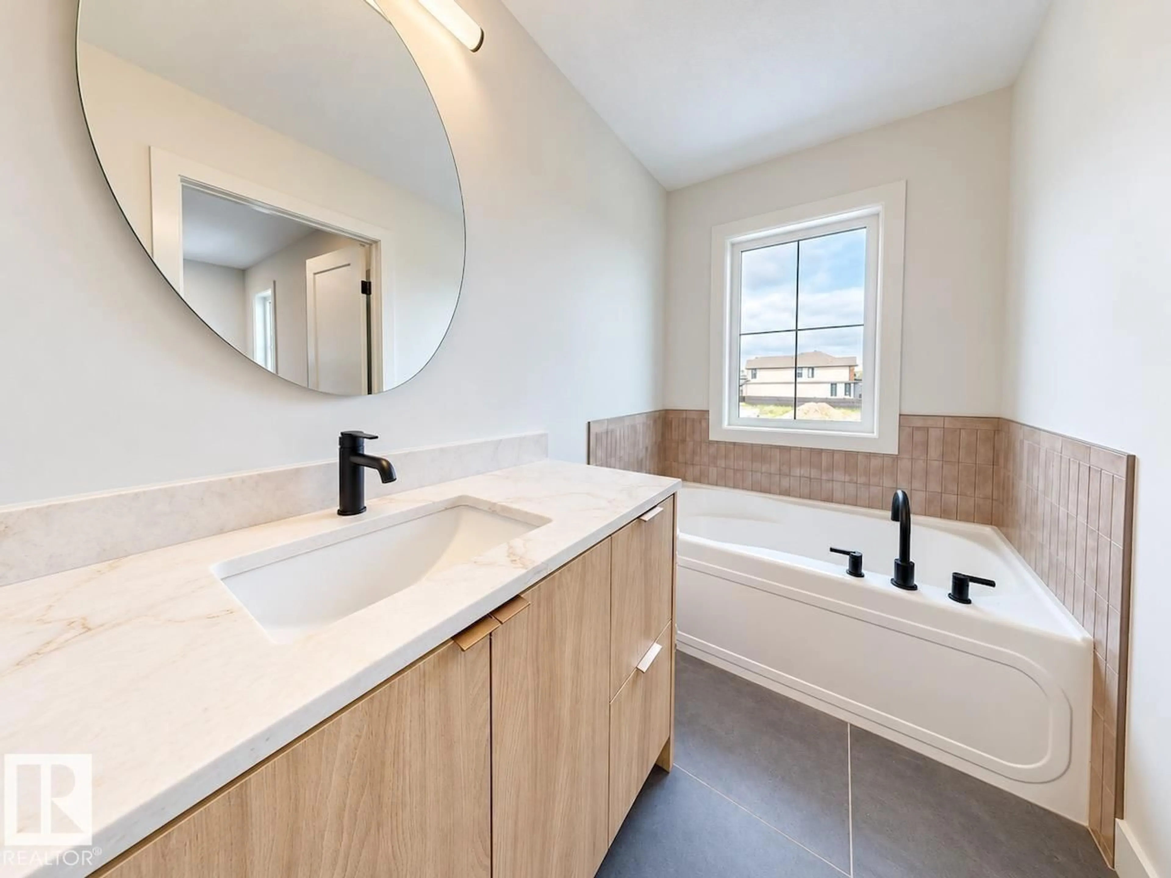 Contemporary bathroom, ceramic/tile floor for NW - 2216 CROSSBILL LINK, Edmonton Alberta T5S0Y6