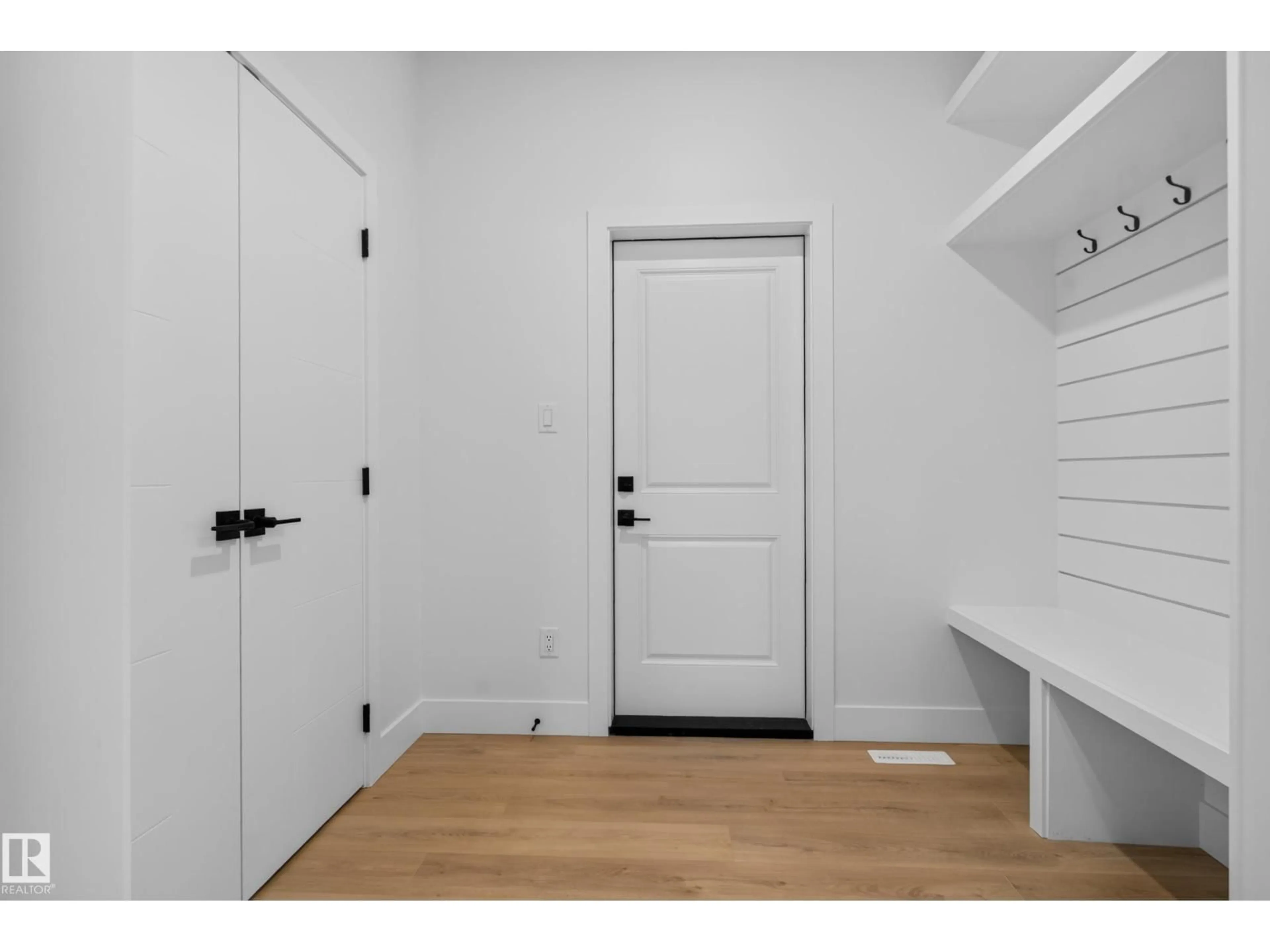 Indoor entryway for 318 ELLIOTT WD, Fort Saskatchewan Alberta T8L3X6