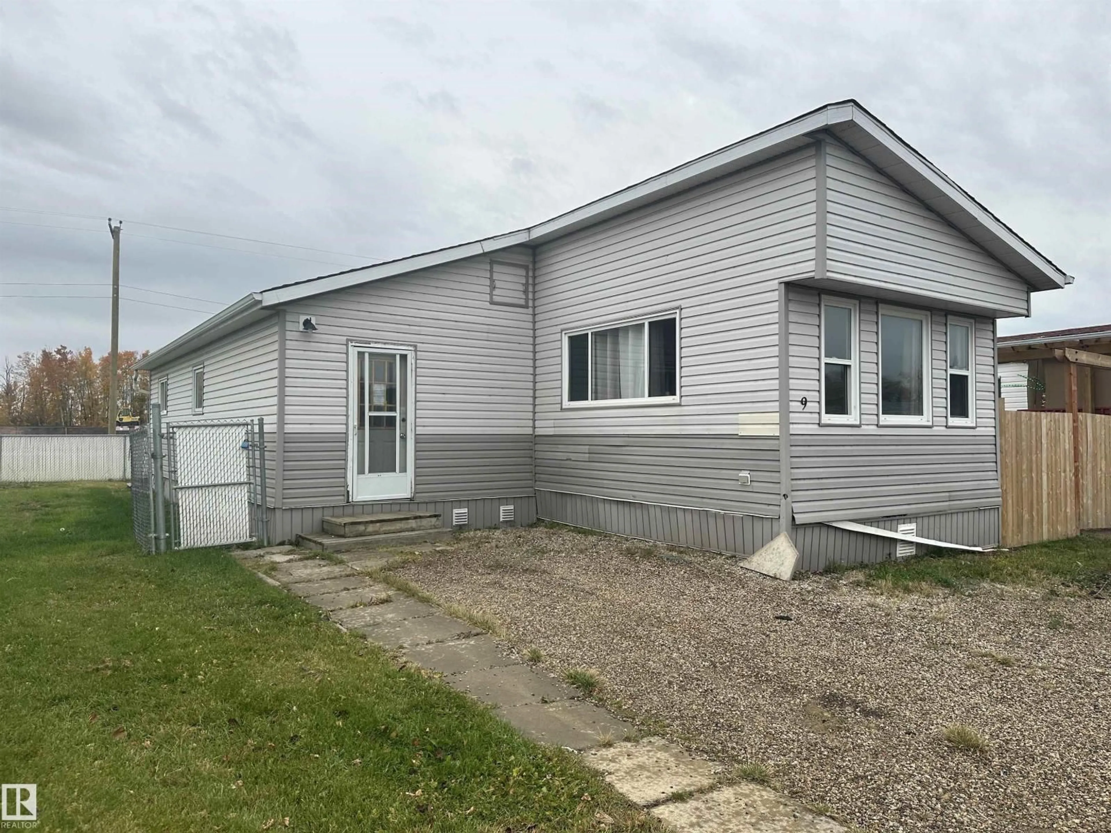 Unknown for #9 - 5220 44 AV, Calmar Alberta T0C0V0