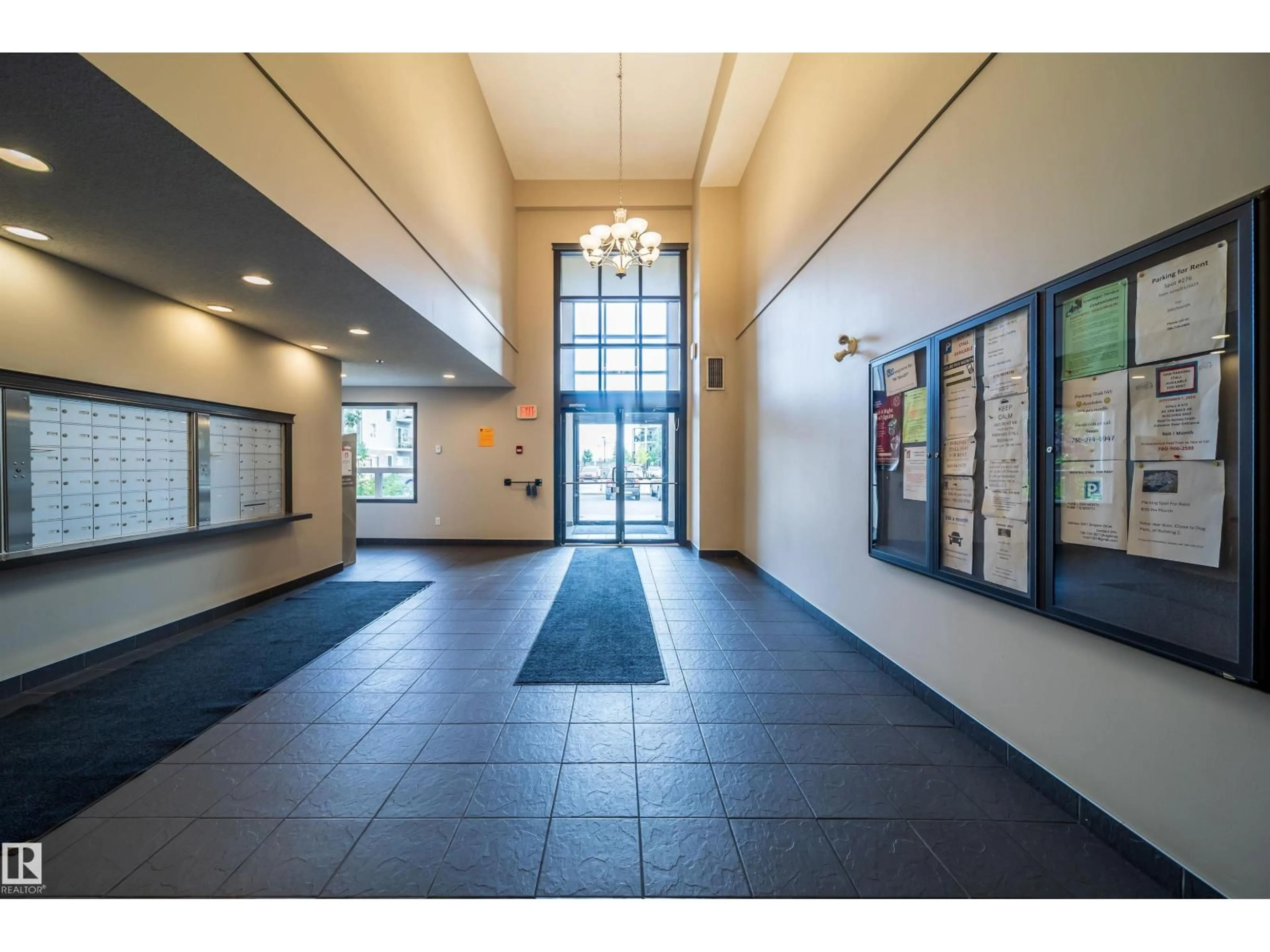 Indoor foyer for 9351 - 3114 SIMPSON DR, Edmonton Alberta T6R0N4