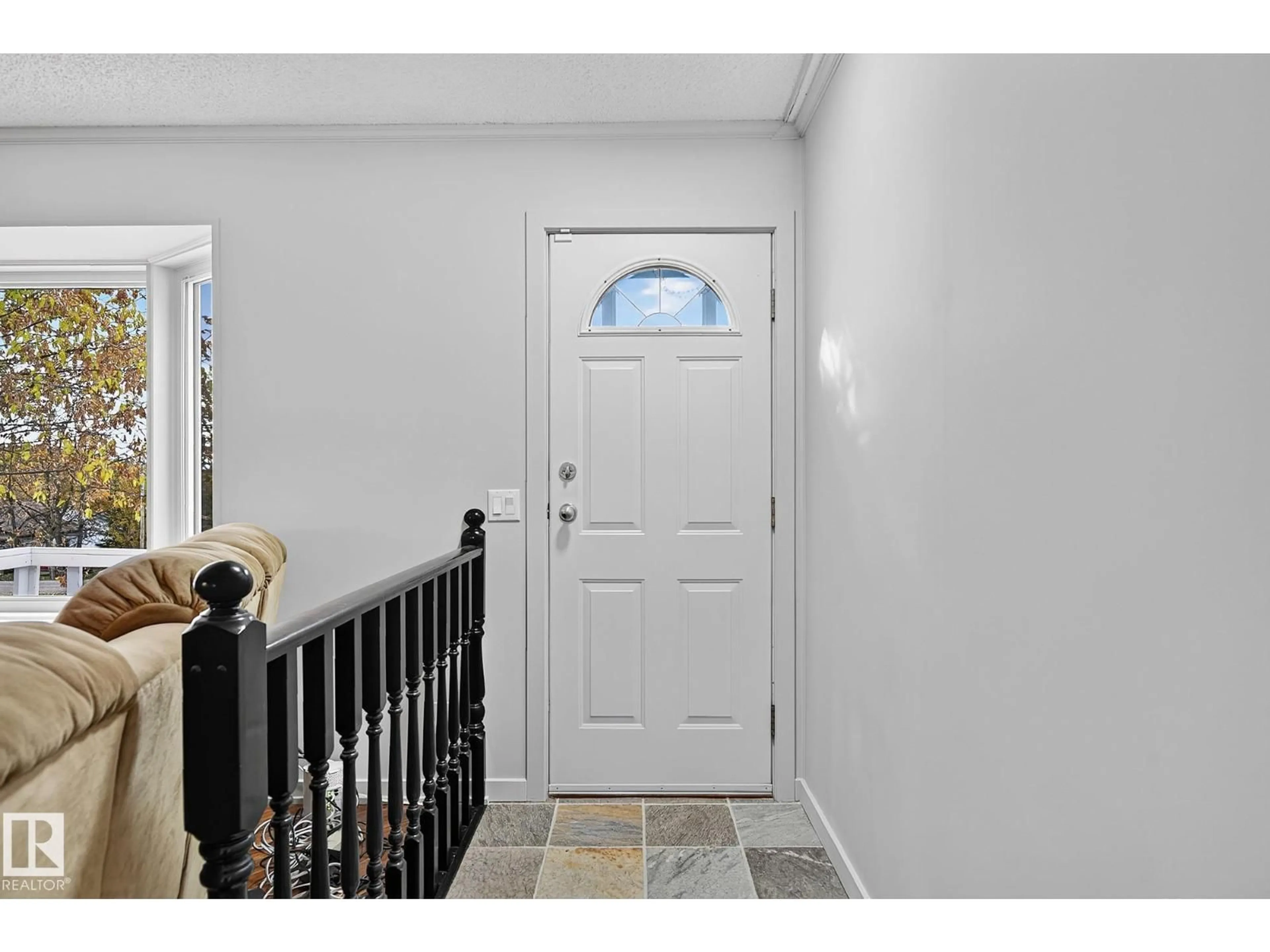 Indoor entryway for 53319 - 18 RGE ROAD 14, Rural Parkland County Alberta T7Y0C2
