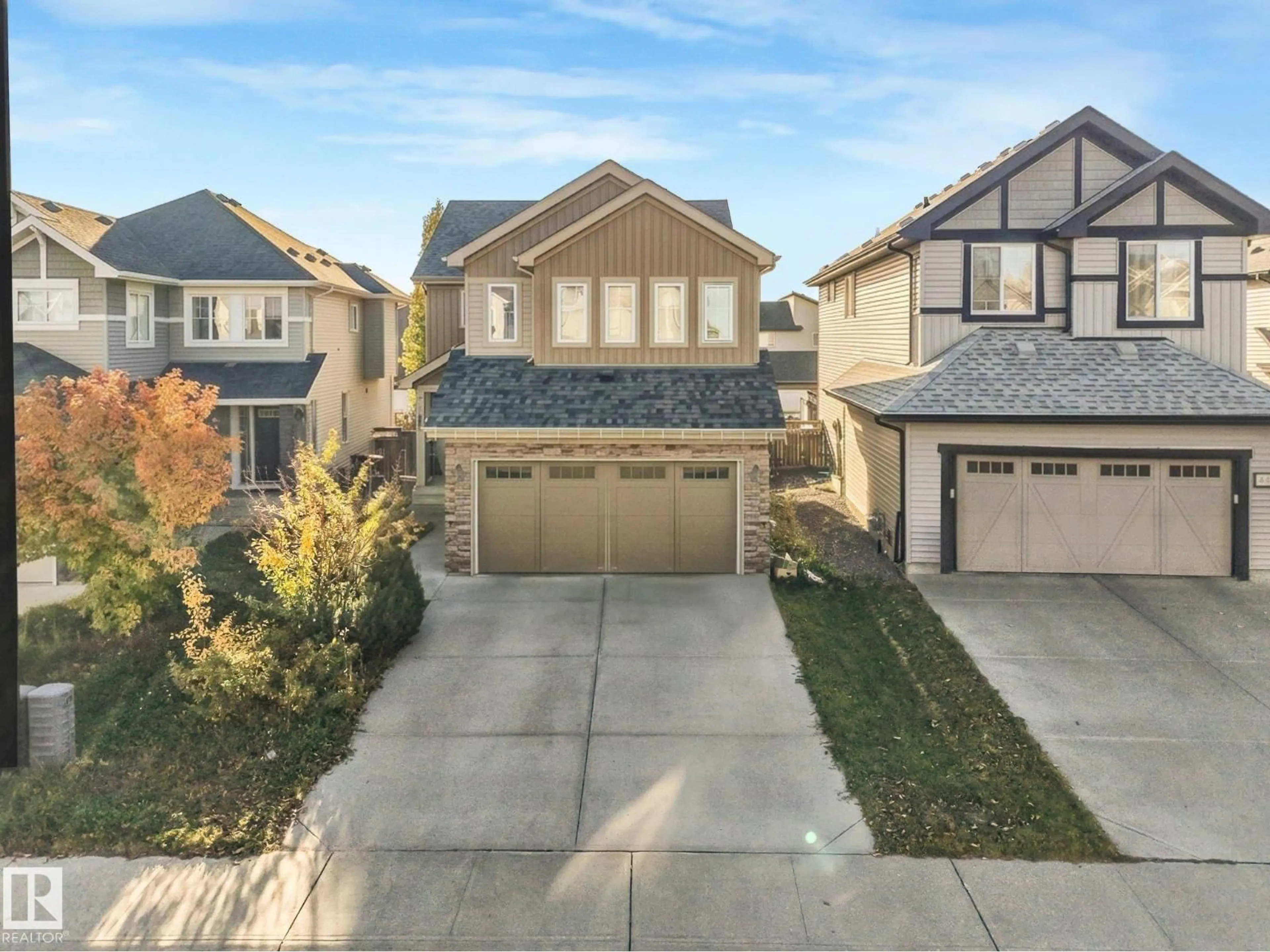 A pic from outside/outdoor area/front of a property/back of a property/a pic from drone, street for SW - 1621 DAVIDSON GREEN GR, Edmonton Alberta T6W3H9
