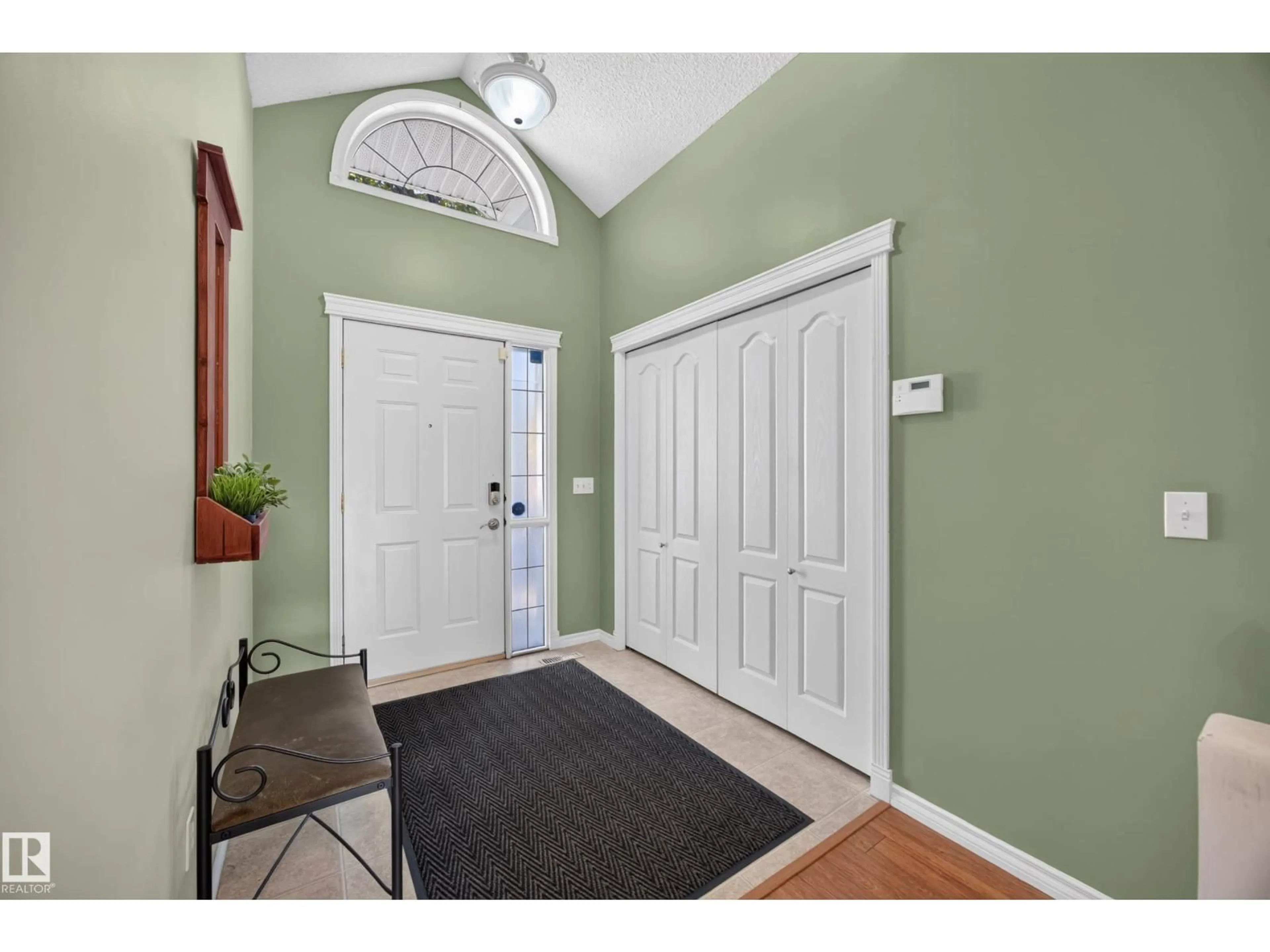 Indoor entryway for #31 - 1780 GLASTONBURY BV, Edmonton Alberta T5T6P9