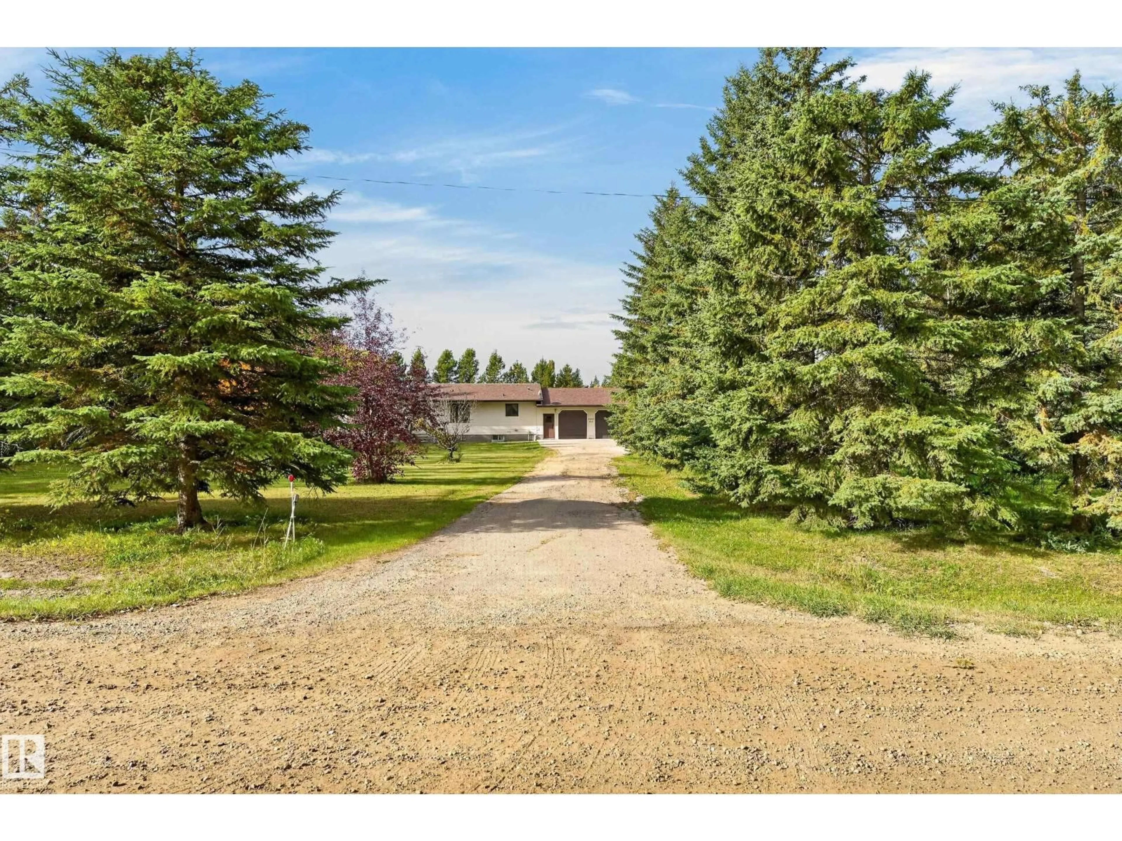 A pic from outside/outdoor area/front of a property/back of a property/a pic from drone, unknown for 5003 46 ST, Evansburg Alberta T0E0T0