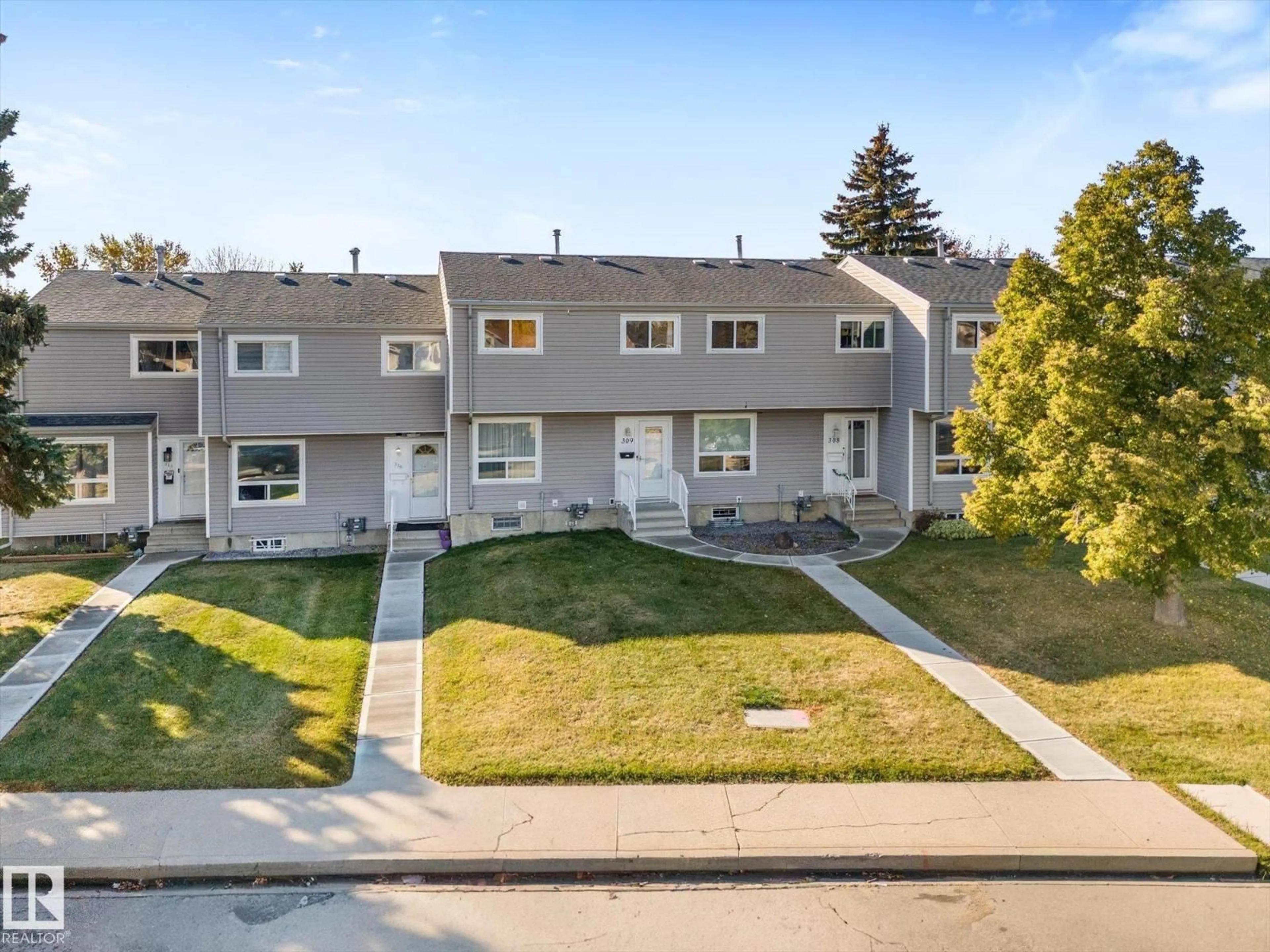 A pic from outside/outdoor area/front of a property/back of a property/a pic from drone, street for 309 NORTHGATE TC, Edmonton Alberta T5E3E3