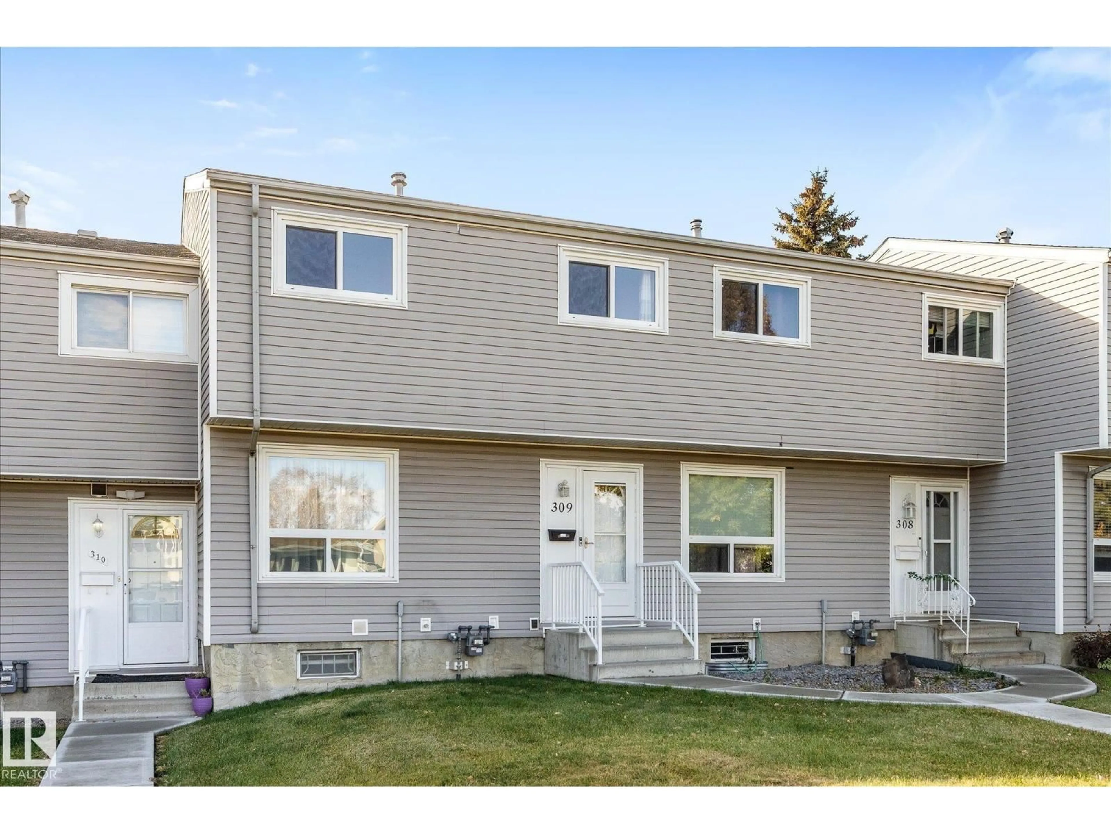 Home with vinyl exterior material, street for 309 NORTHGATE TC, Edmonton Alberta T5E3E3