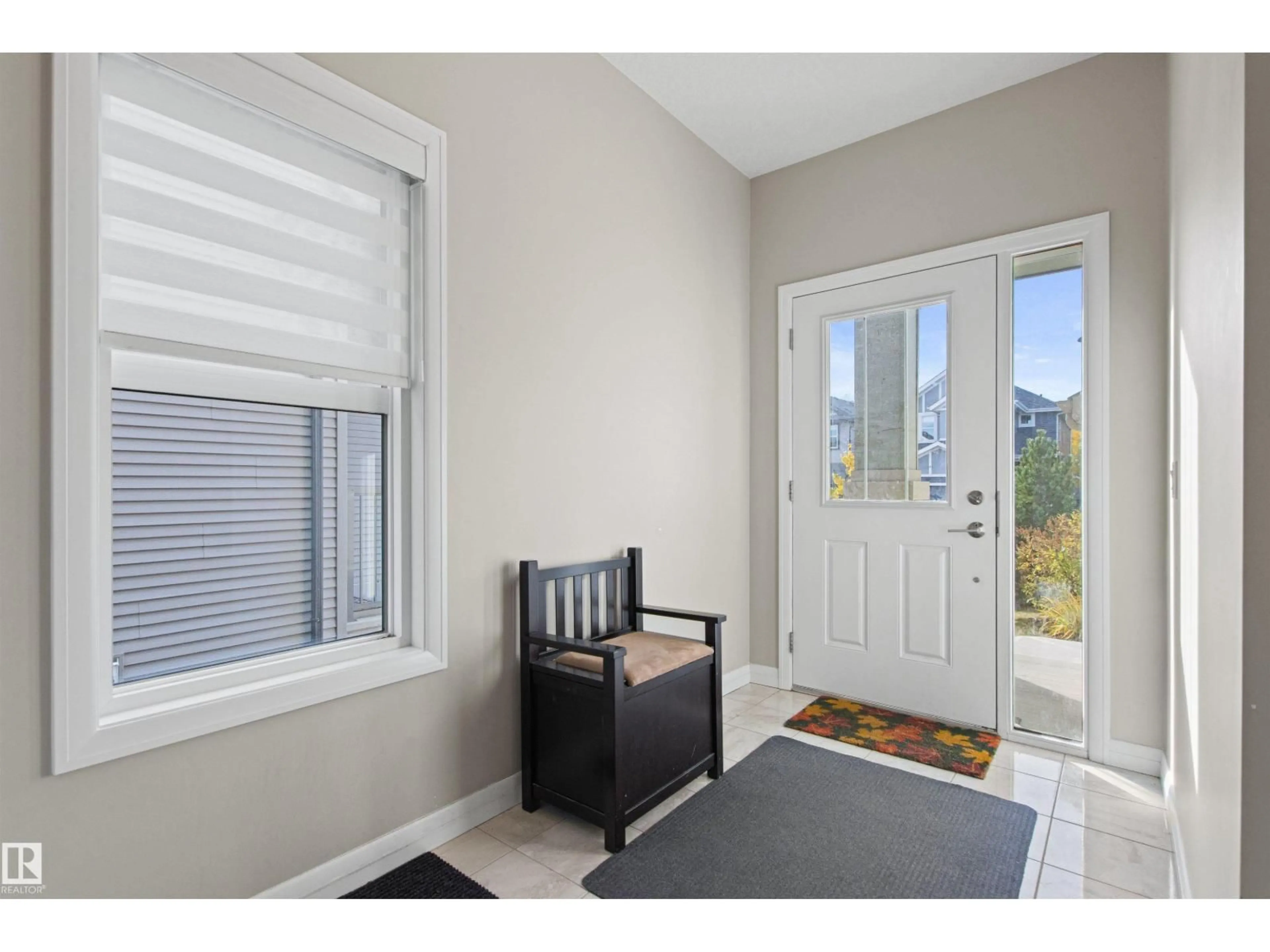 Indoor entryway for NW - 6124 175 AV, Edmonton Alberta T5Y3N7