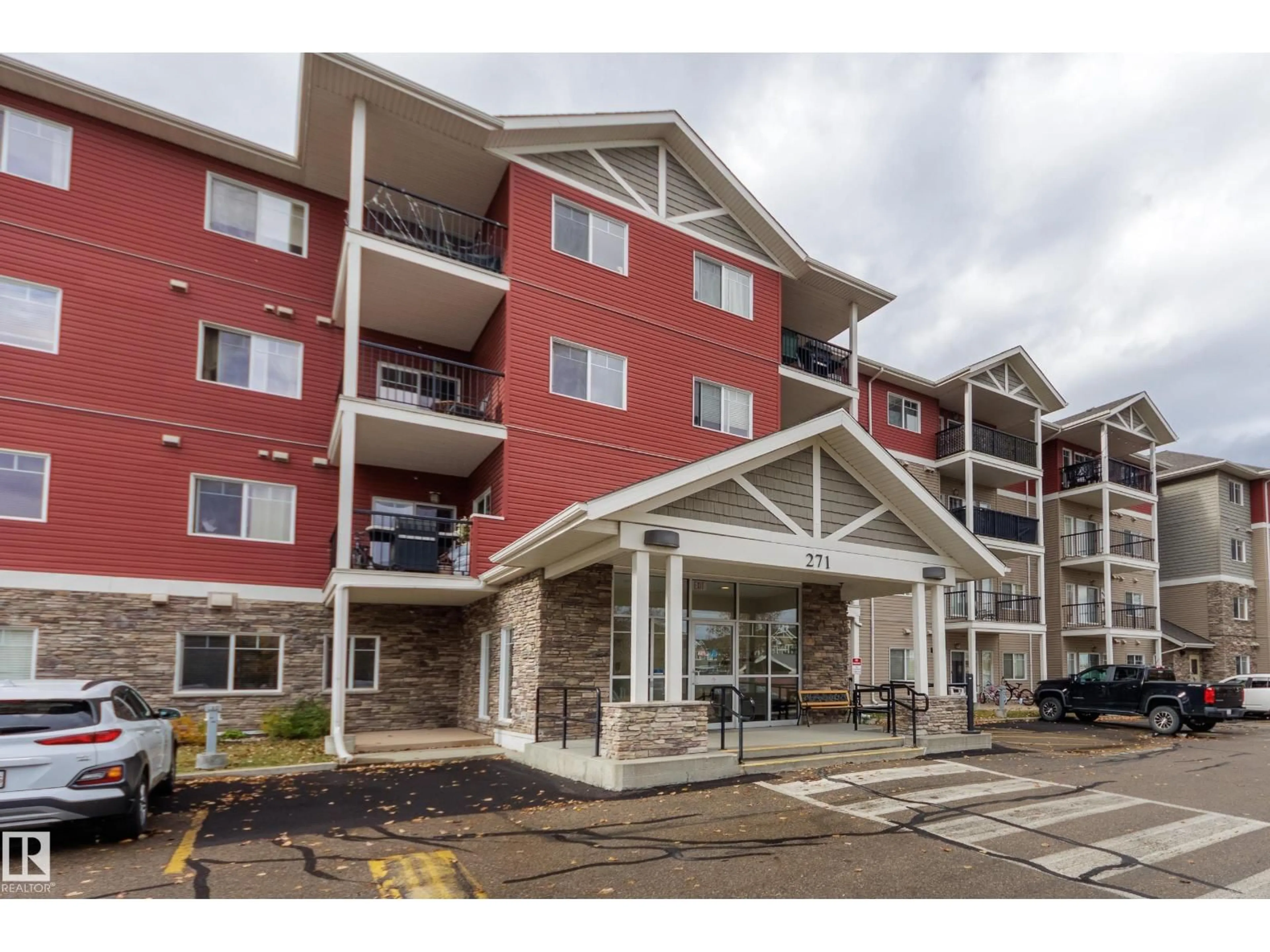 Patio, building for 210 - #210 CHARLOTTE WY, Sherwood Park Alberta T8H0N9
