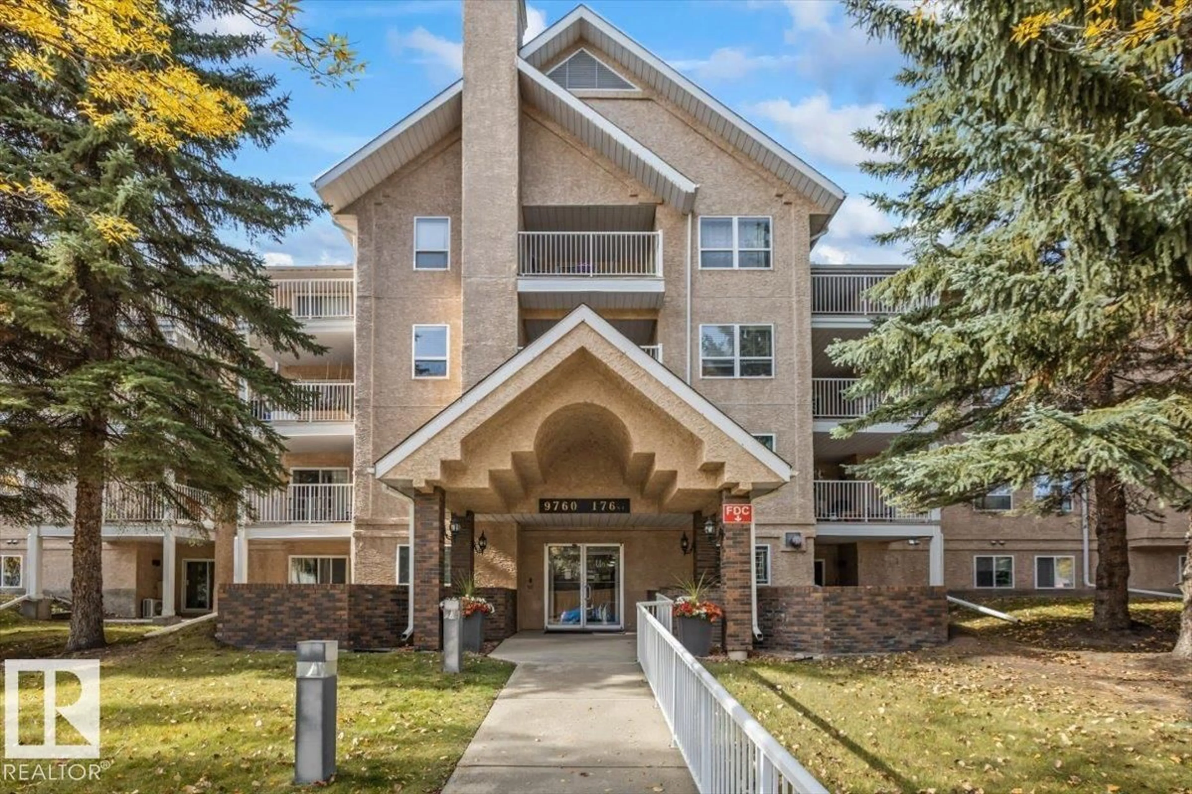 Indoor foyer for 308 - 9760 176 ST, Edmonton Alberta T5T5Z5