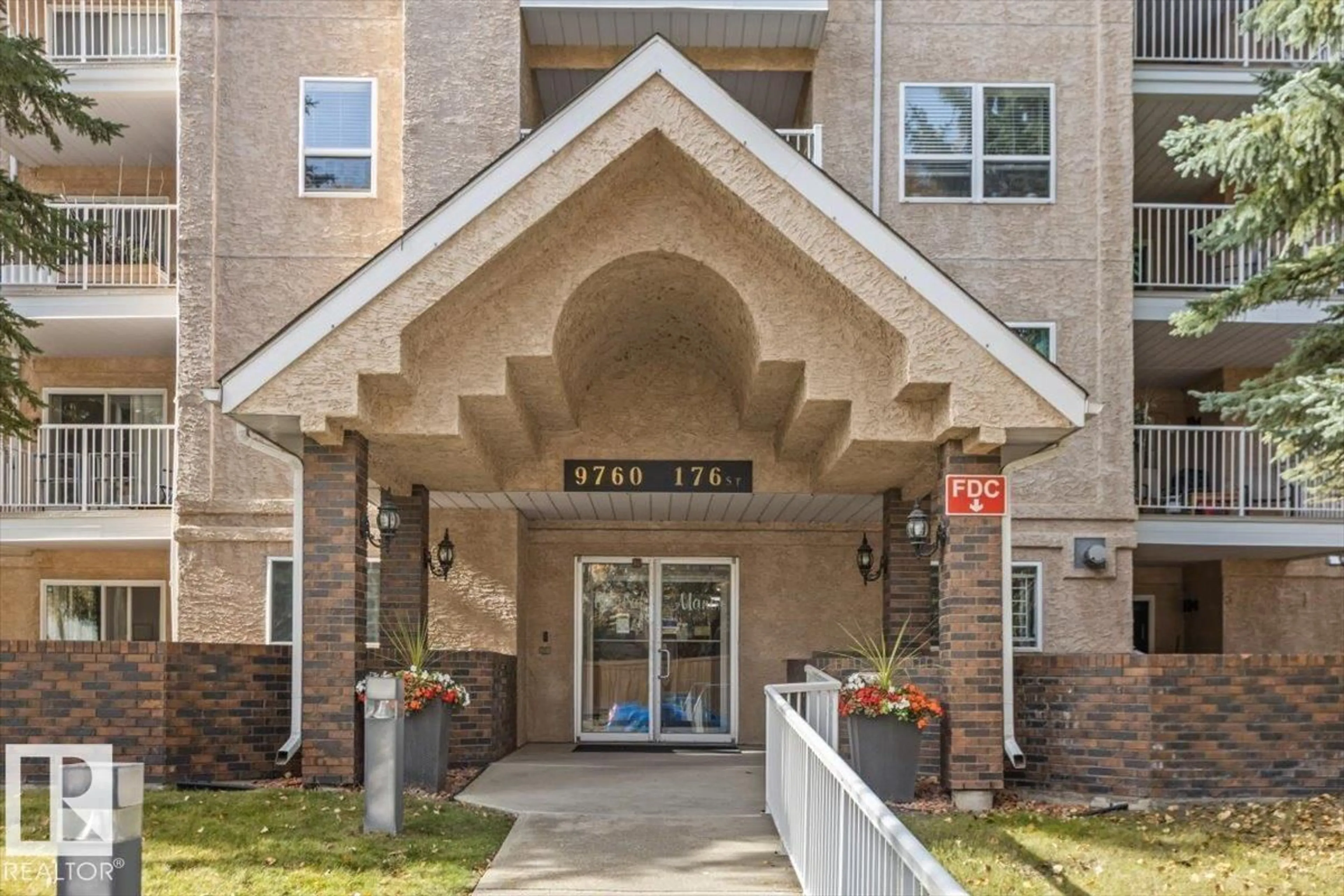Indoor foyer for 308 - 9760 176 ST, Edmonton Alberta T5T5Z5
