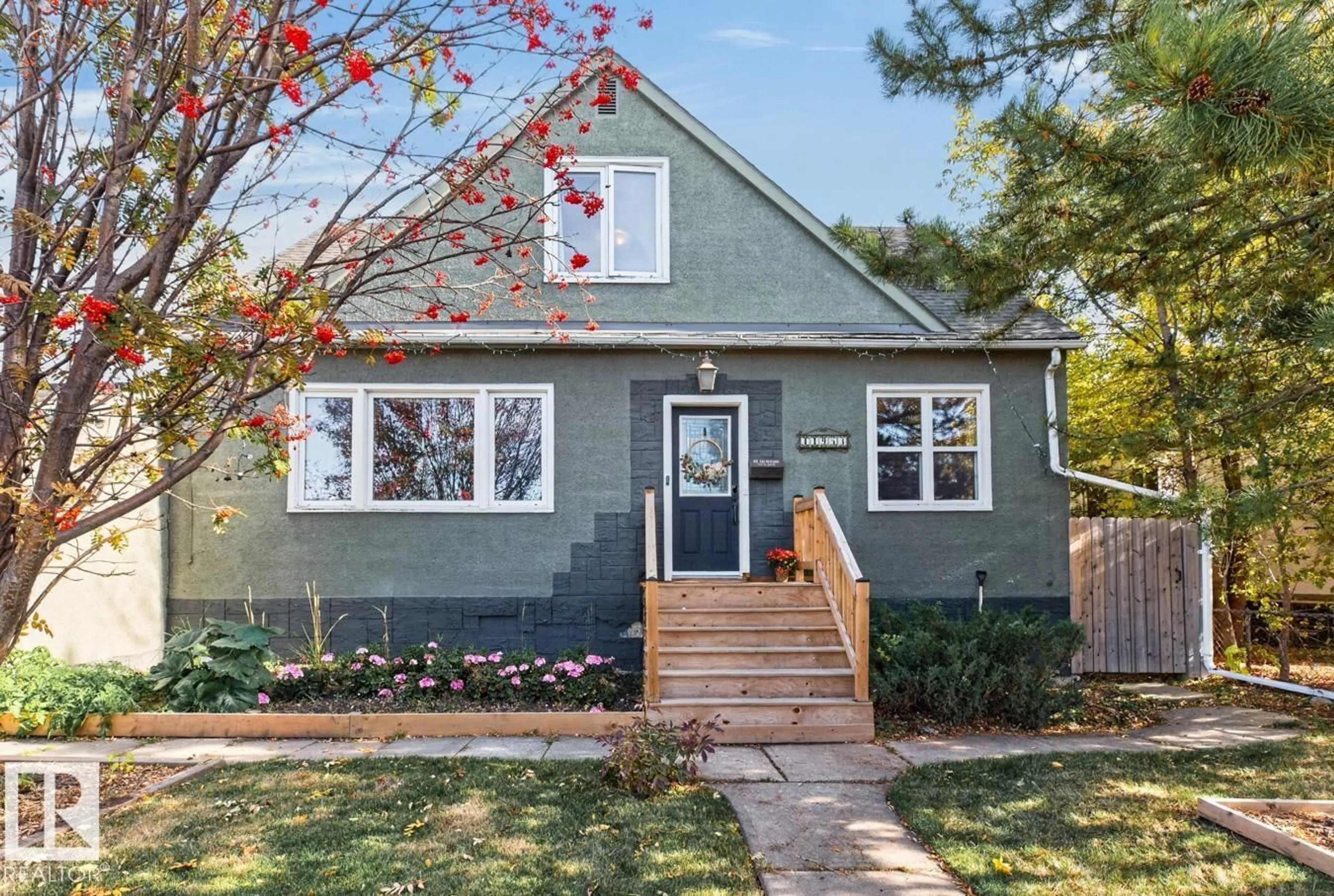 Home with vinyl exterior material, street for 11953 ST ALBERT TR, Edmonton Alberta T5L4G5