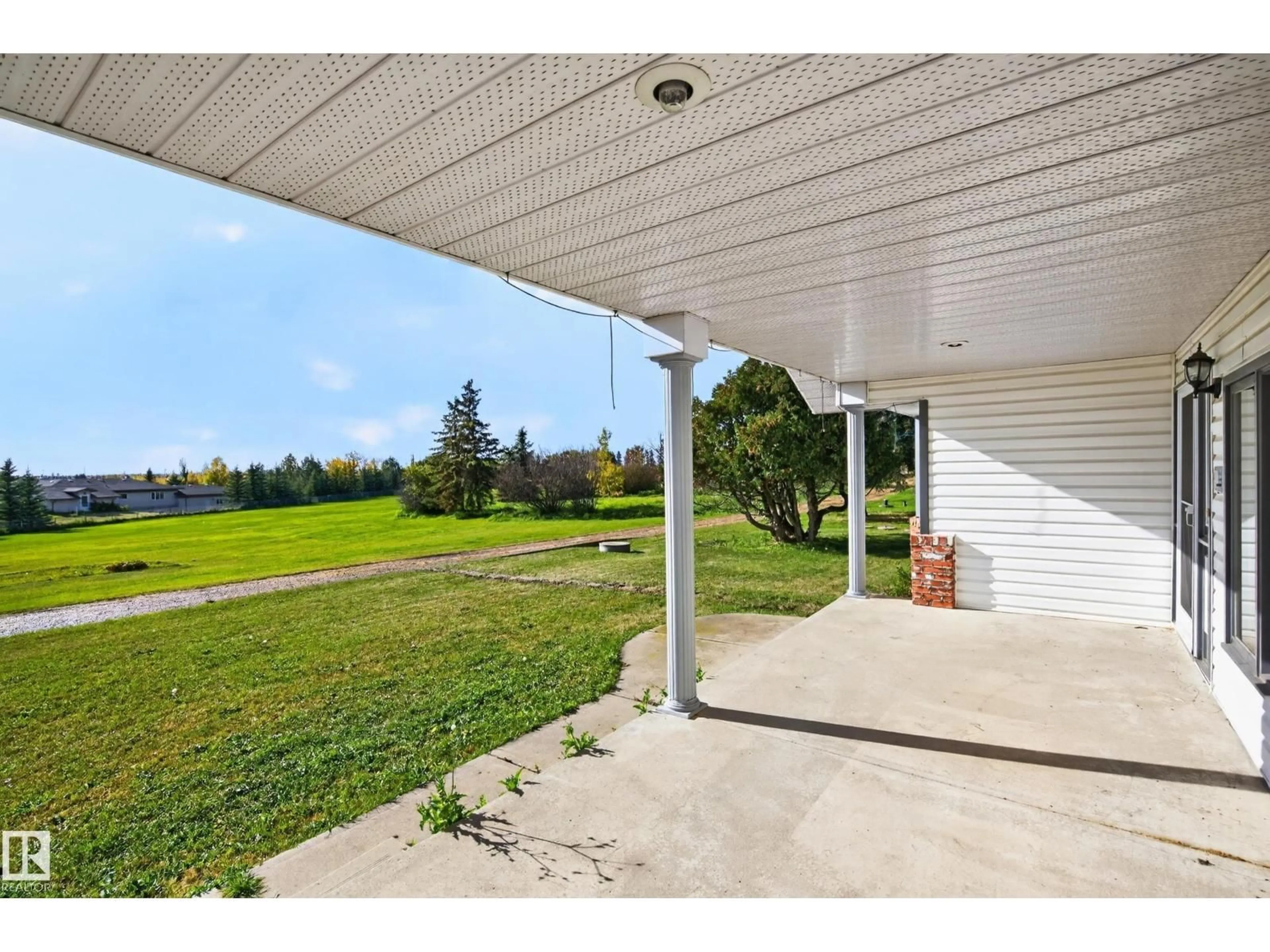 Patio, unknown for 19403 FORT RD NE, Edmonton Alberta T5Y6H2