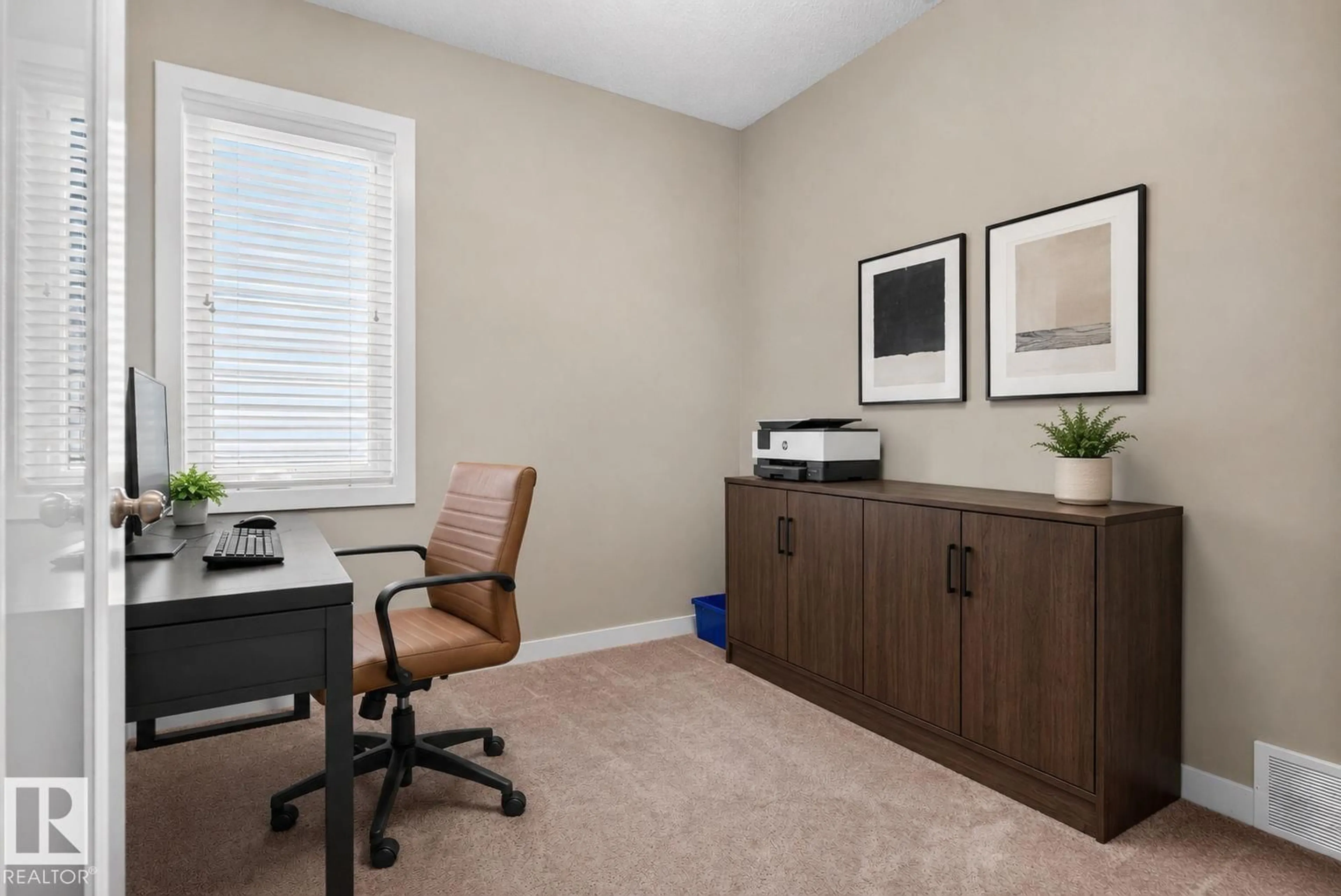 A pic of a room for 4017 171A AV, Edmonton Alberta T5Y0Z4