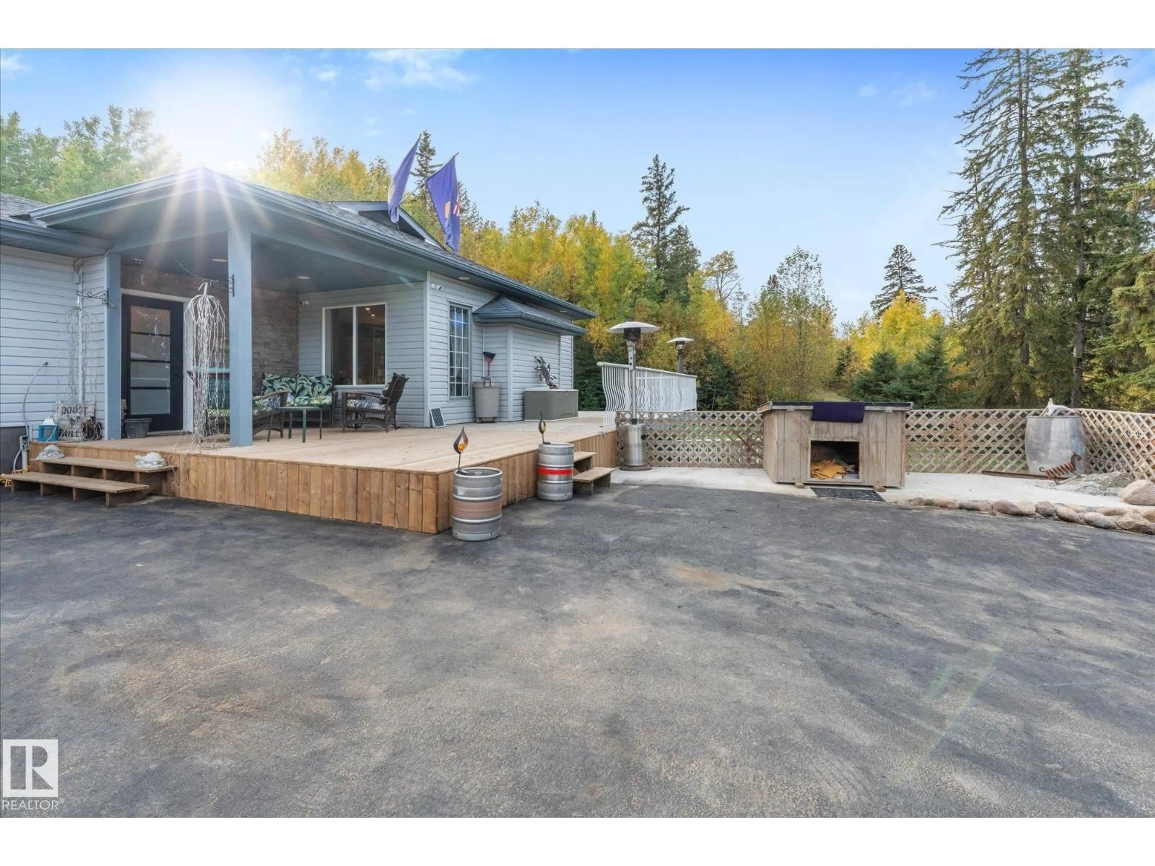 Patio, unknown for 54426 RGE ROAD 15, Rural Lac Ste. Anne County Alberta T0E1V0