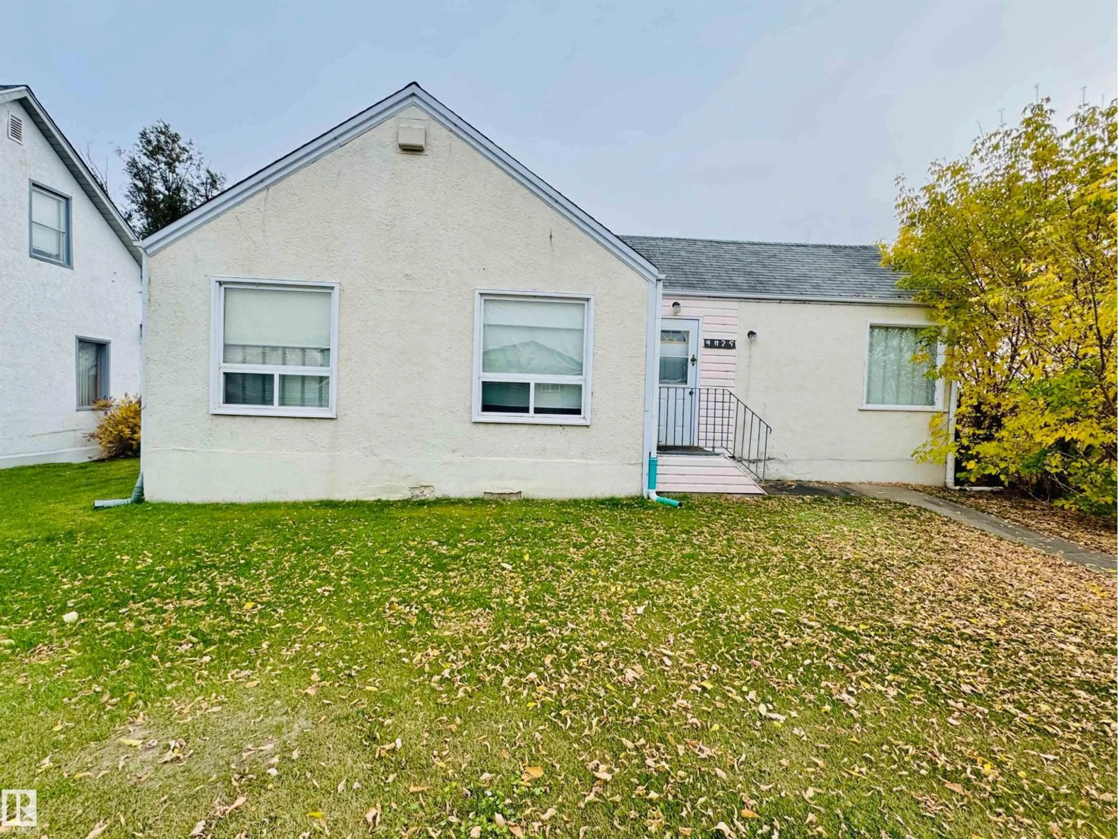 A pic from outside/outdoor area/front of a property/back of a property/a pic from drone, street for 4829 51 AV, St. Paul Town Alberta T0A3A3