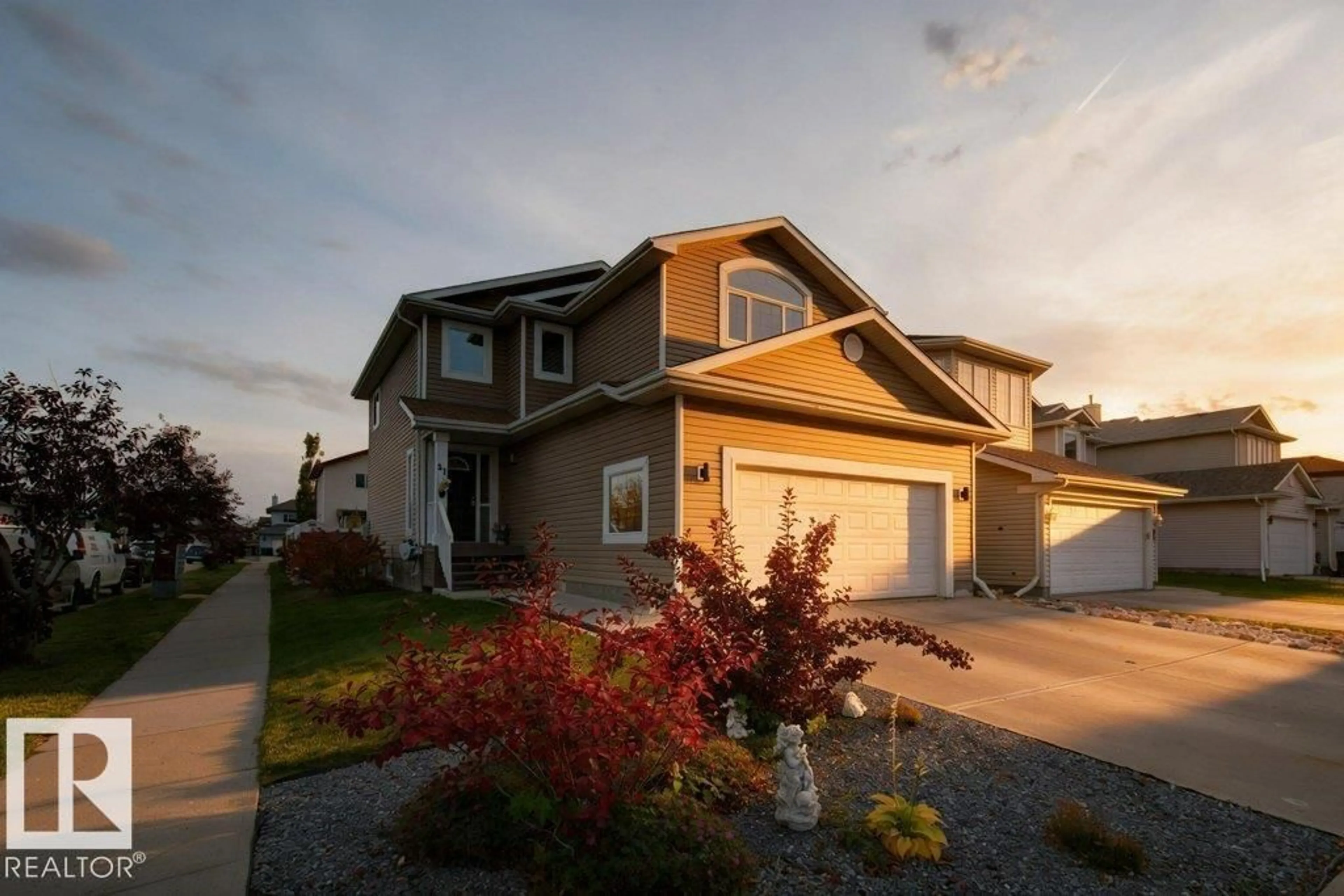 Home with vinyl exterior material, street for 31 DOUGLAS CR, Leduc Alberta T9E8P4