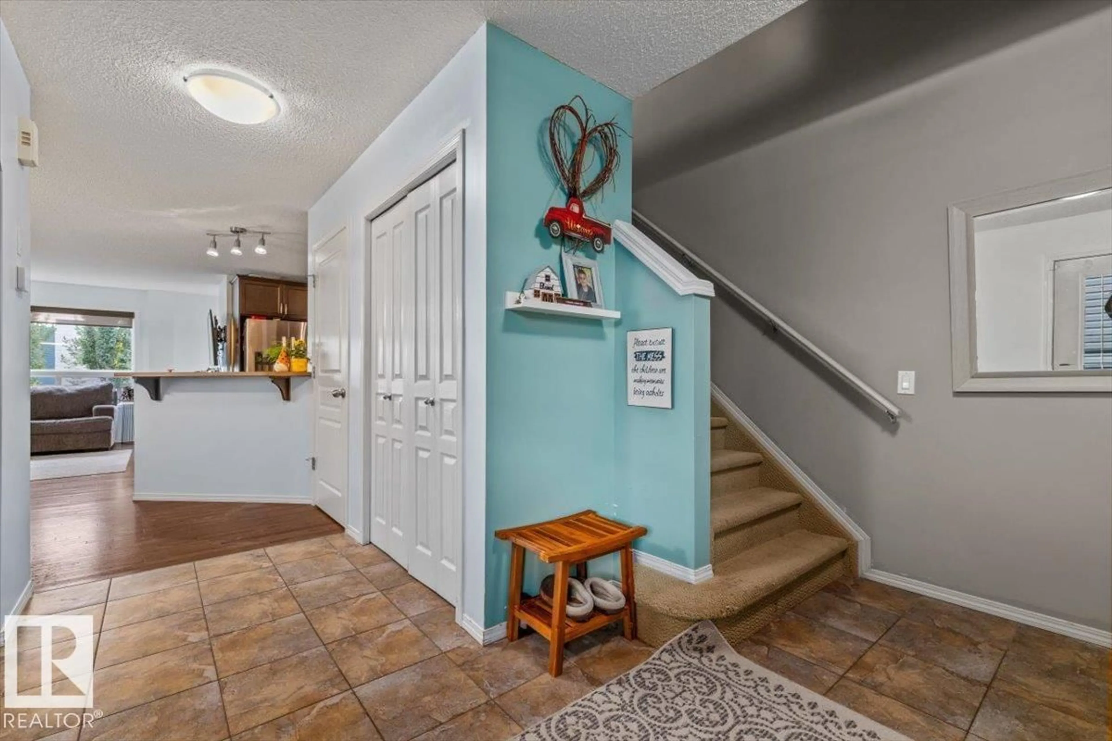 Indoor entryway for 12507 171 AV, Edmonton Alberta T5X0E5