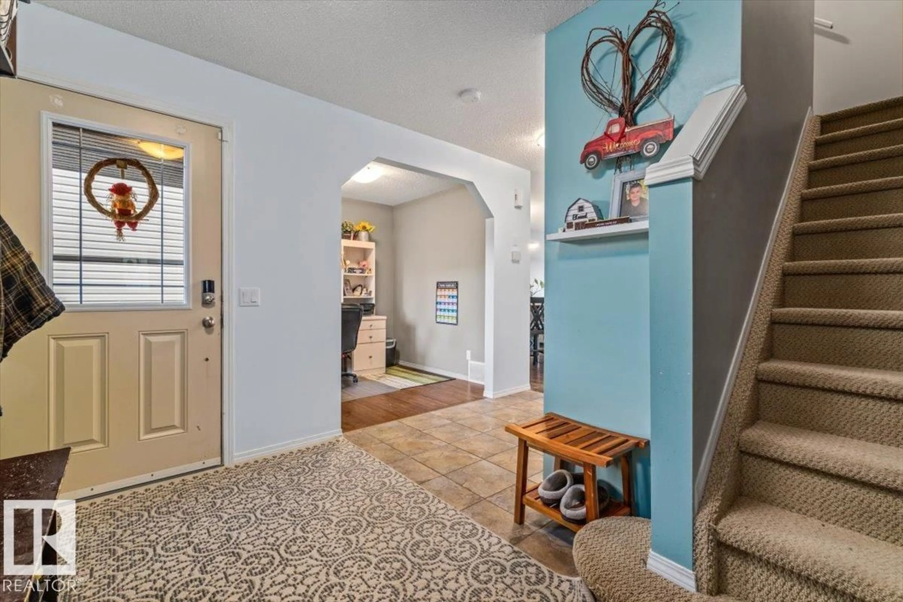 Indoor entryway for 12507 171 AV, Edmonton Alberta T5X0E5