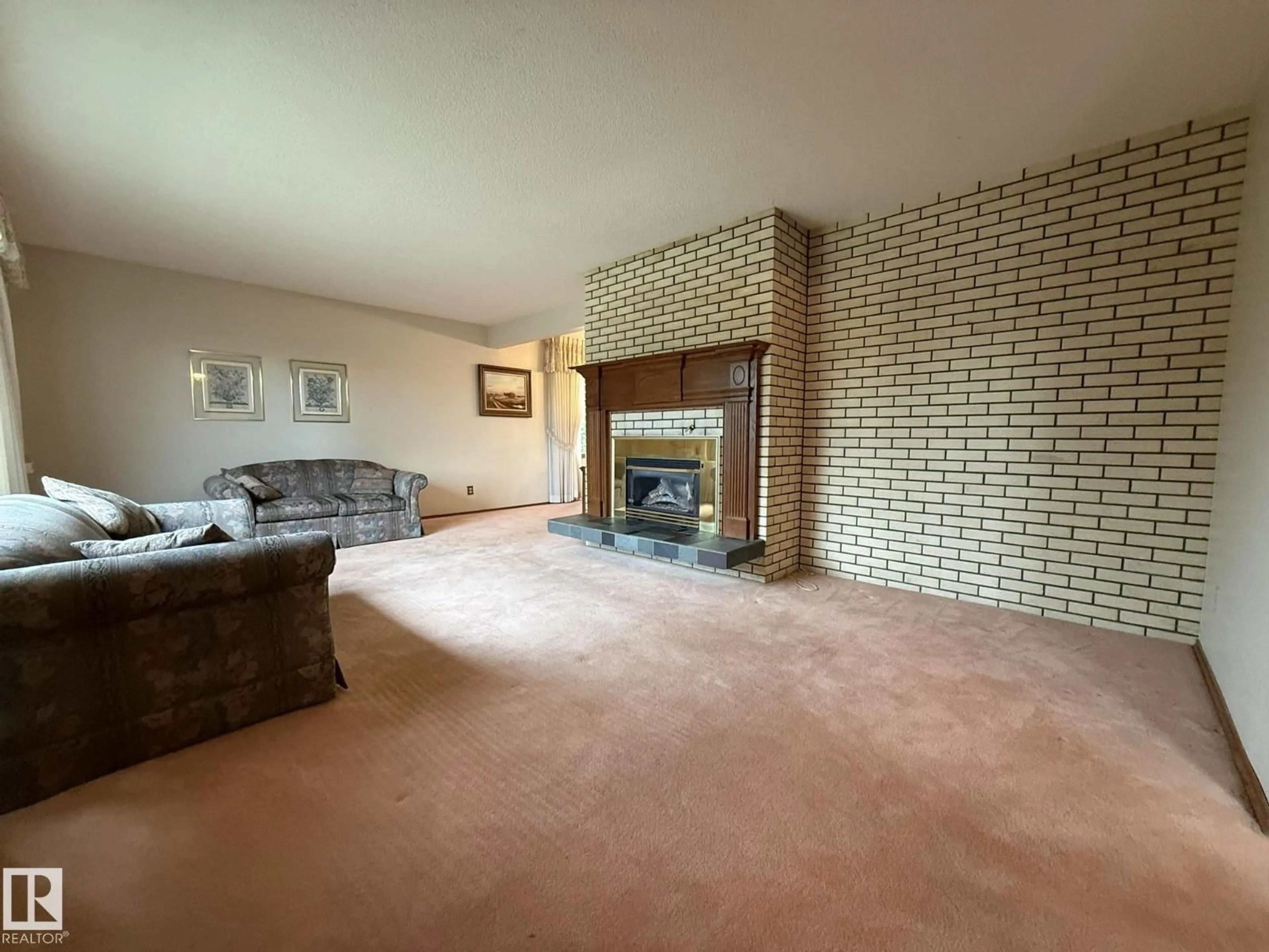 A pic of a room for NW - 15207 73A ST, Edmonton Alberta T5C0W7