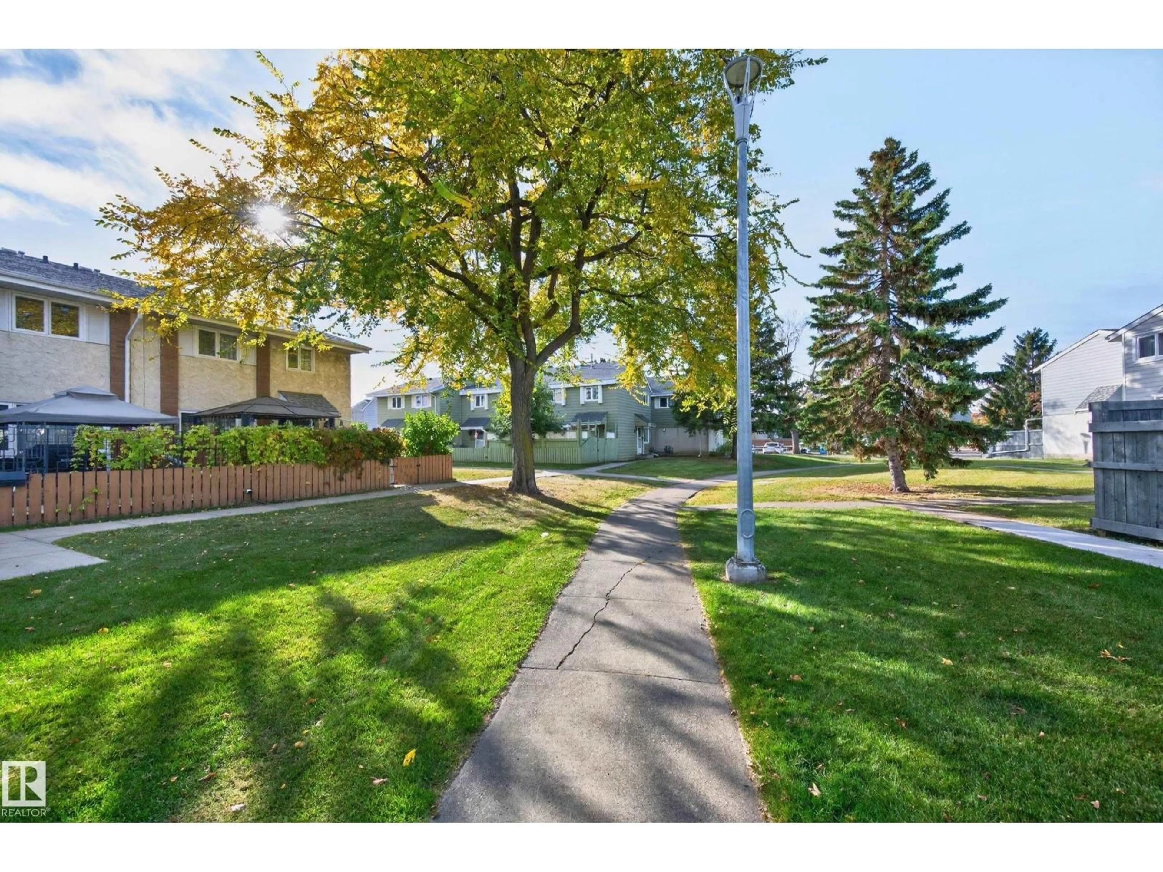 Patio, street for 15A CALLINGWOOD CO, Edmonton Alberta T5T0H5