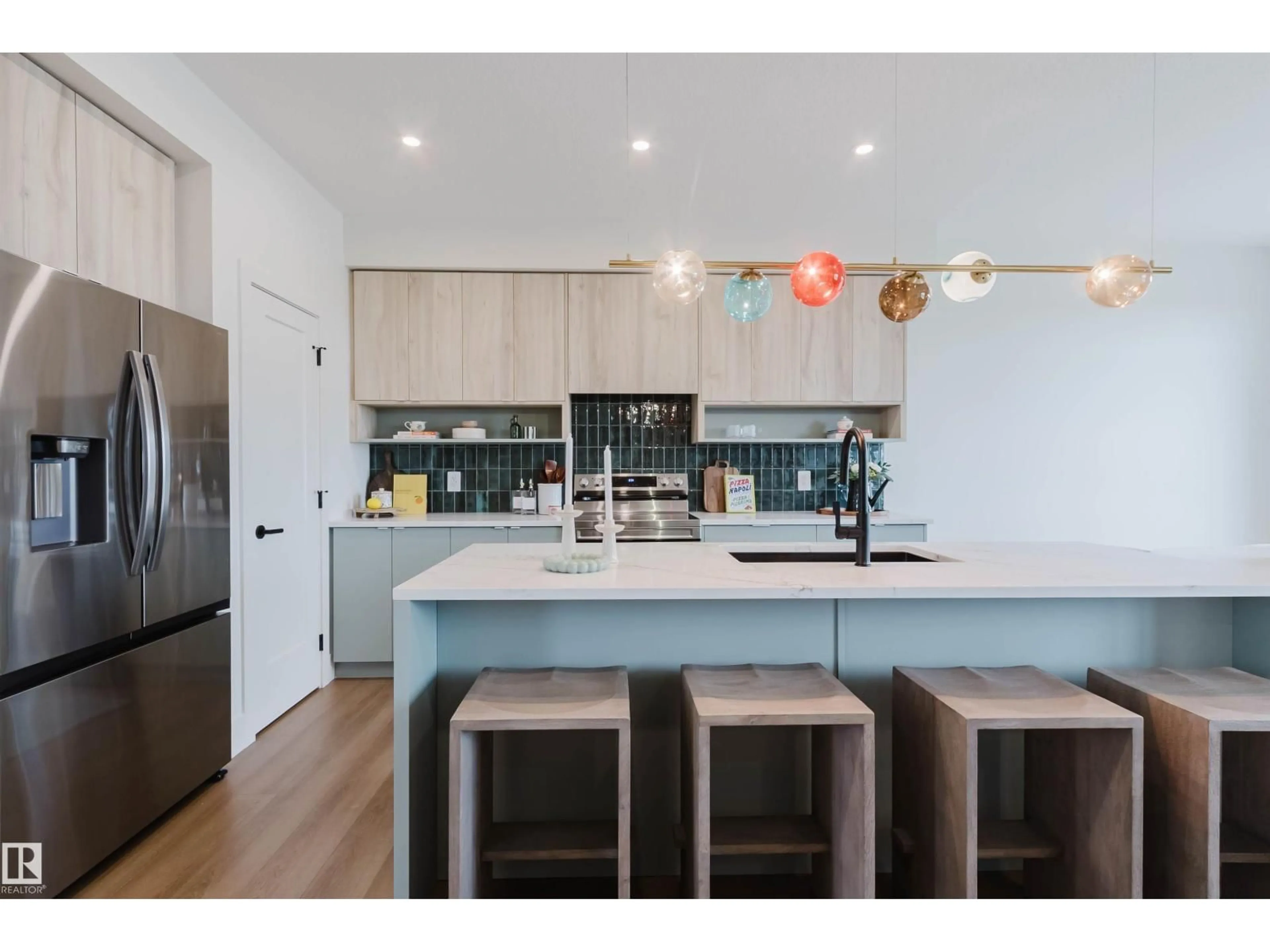 Contemporary kitchen, unknown for SW - 8293 KIRIAK LO, Edmonton Alberta T6W5S2