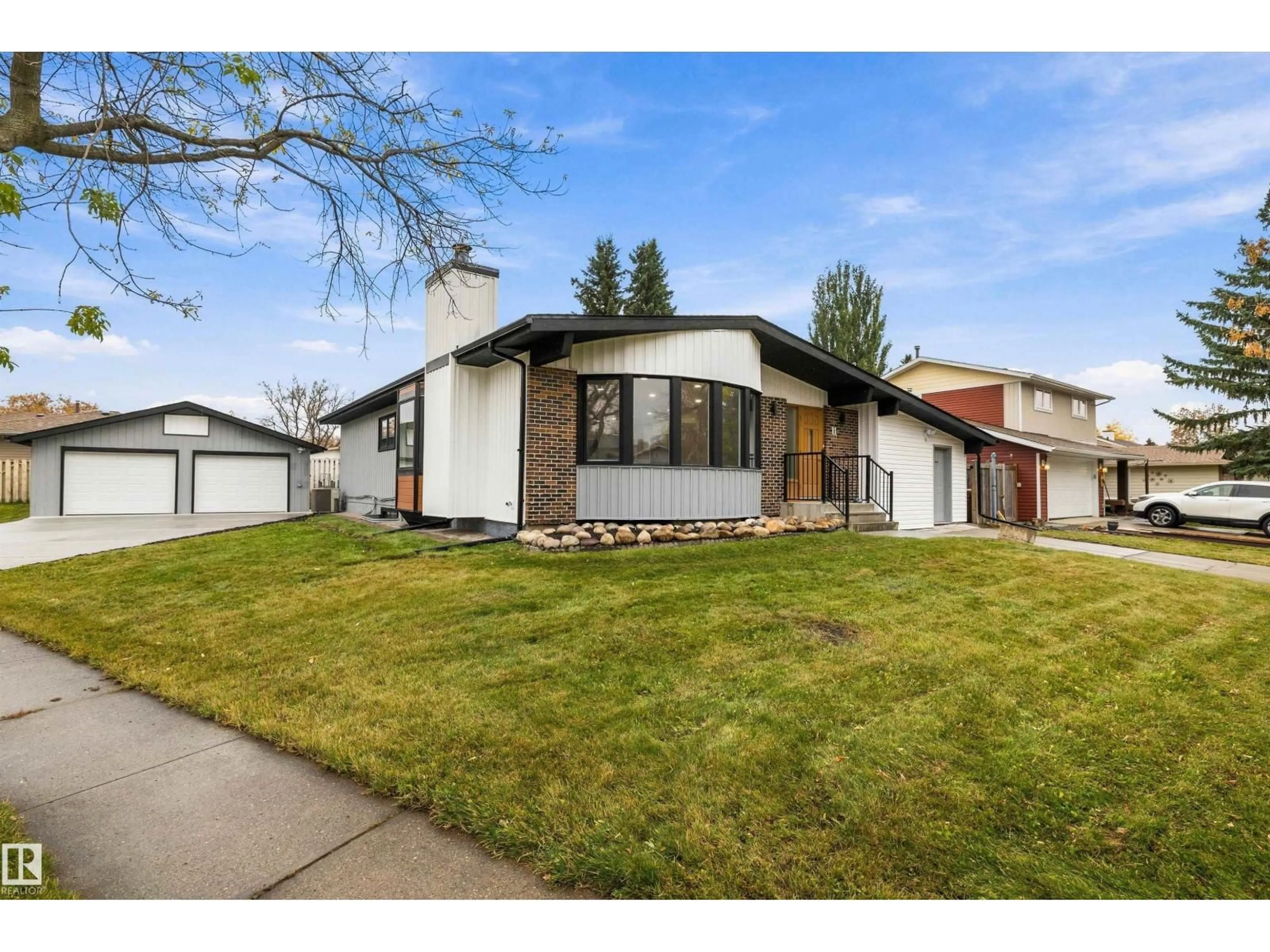 Home with vinyl exterior material, street for 11 AUSTIN CR, St. Albert Alberta T8N3B4