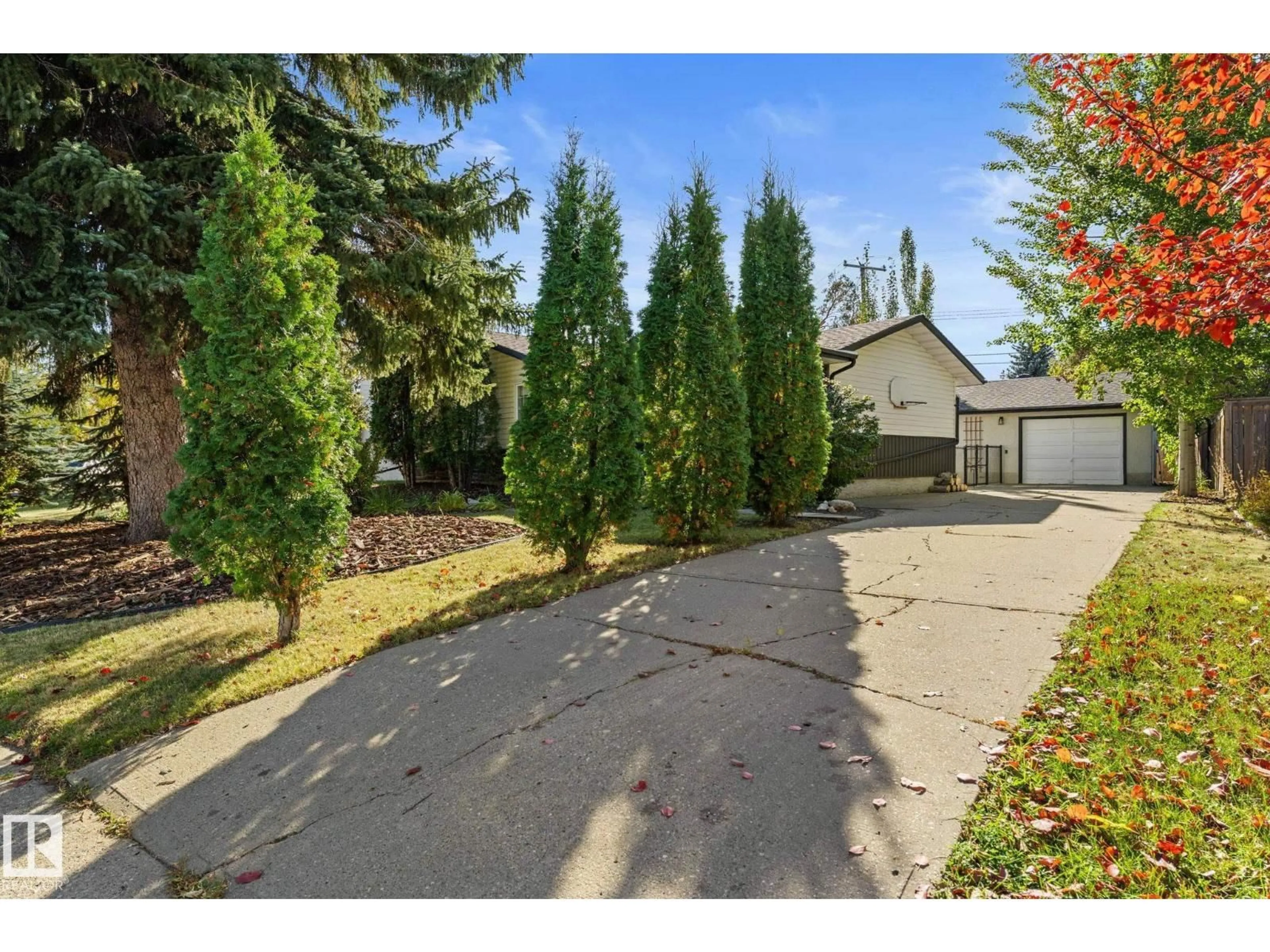 Unknown for NW - 4032 121 ST, Edmonton Alberta T6J1Y5