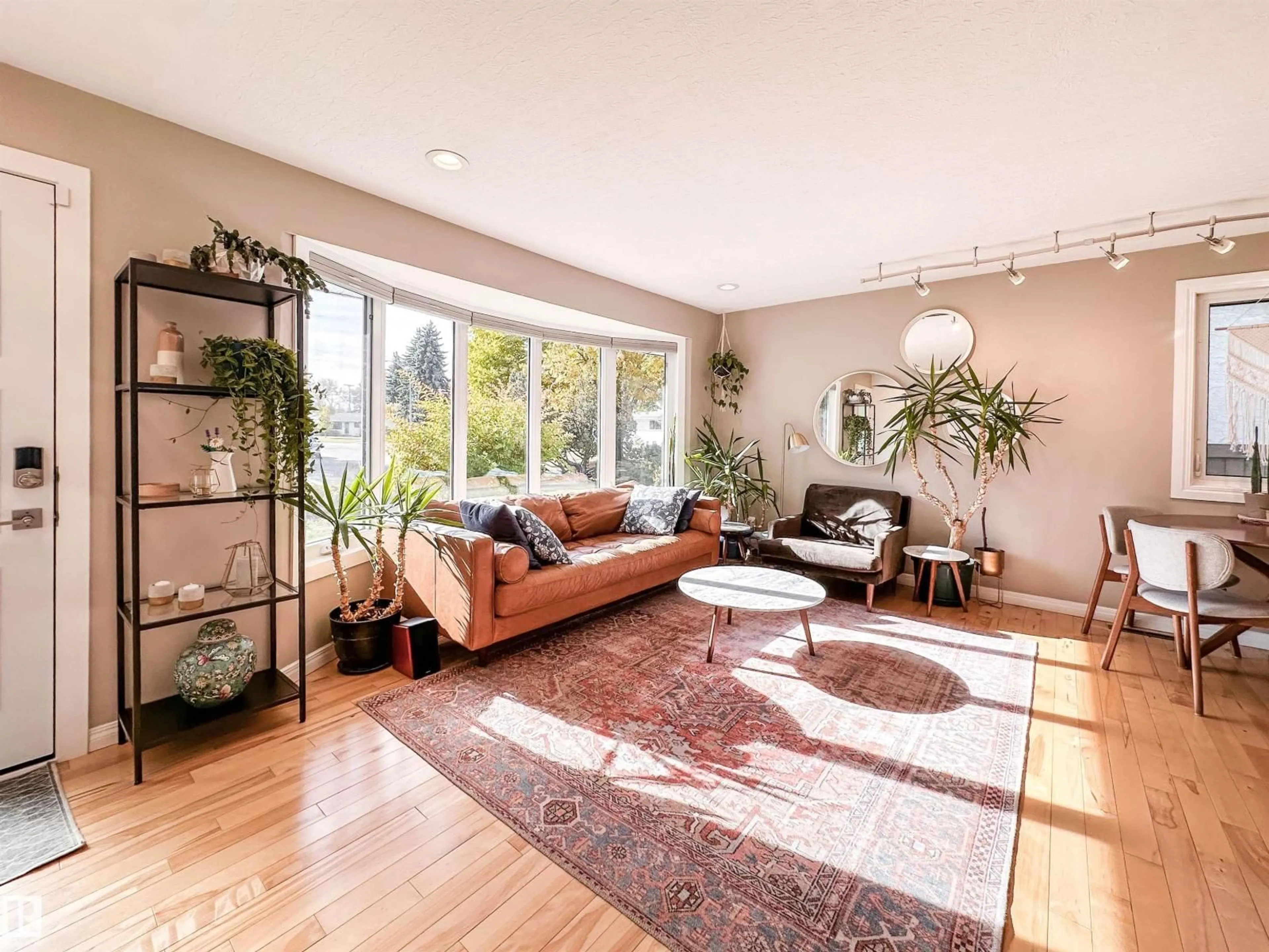 Living room with furniture, unknown for 15256 86 AV, Edmonton Alberta T5R4C3
