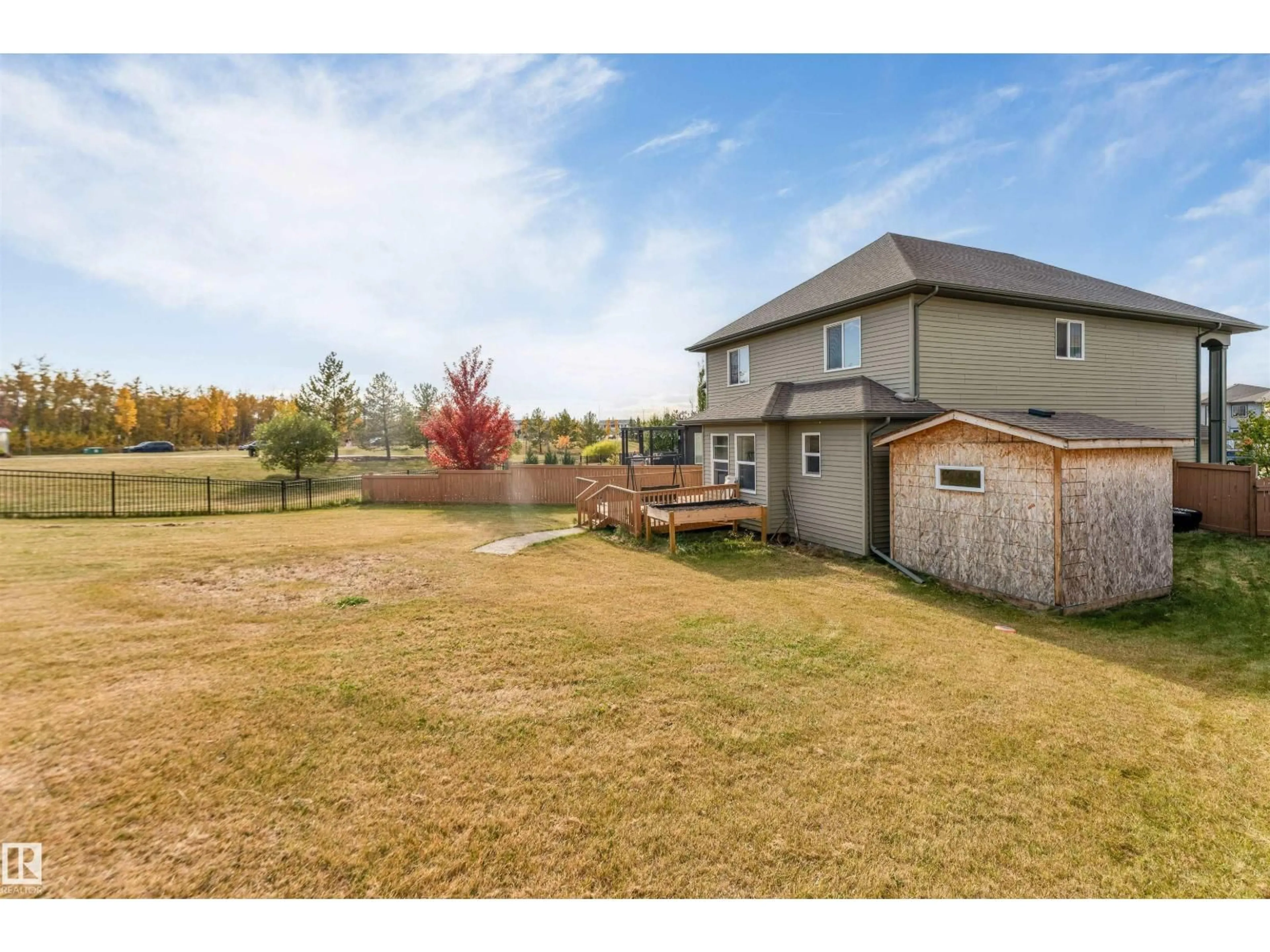 A pic from outside/outdoor area/front of a property/back of a property/a pic from drone, water/lake/river/ocean view for 707 40 AV, Edmonton Alberta T6T0T3