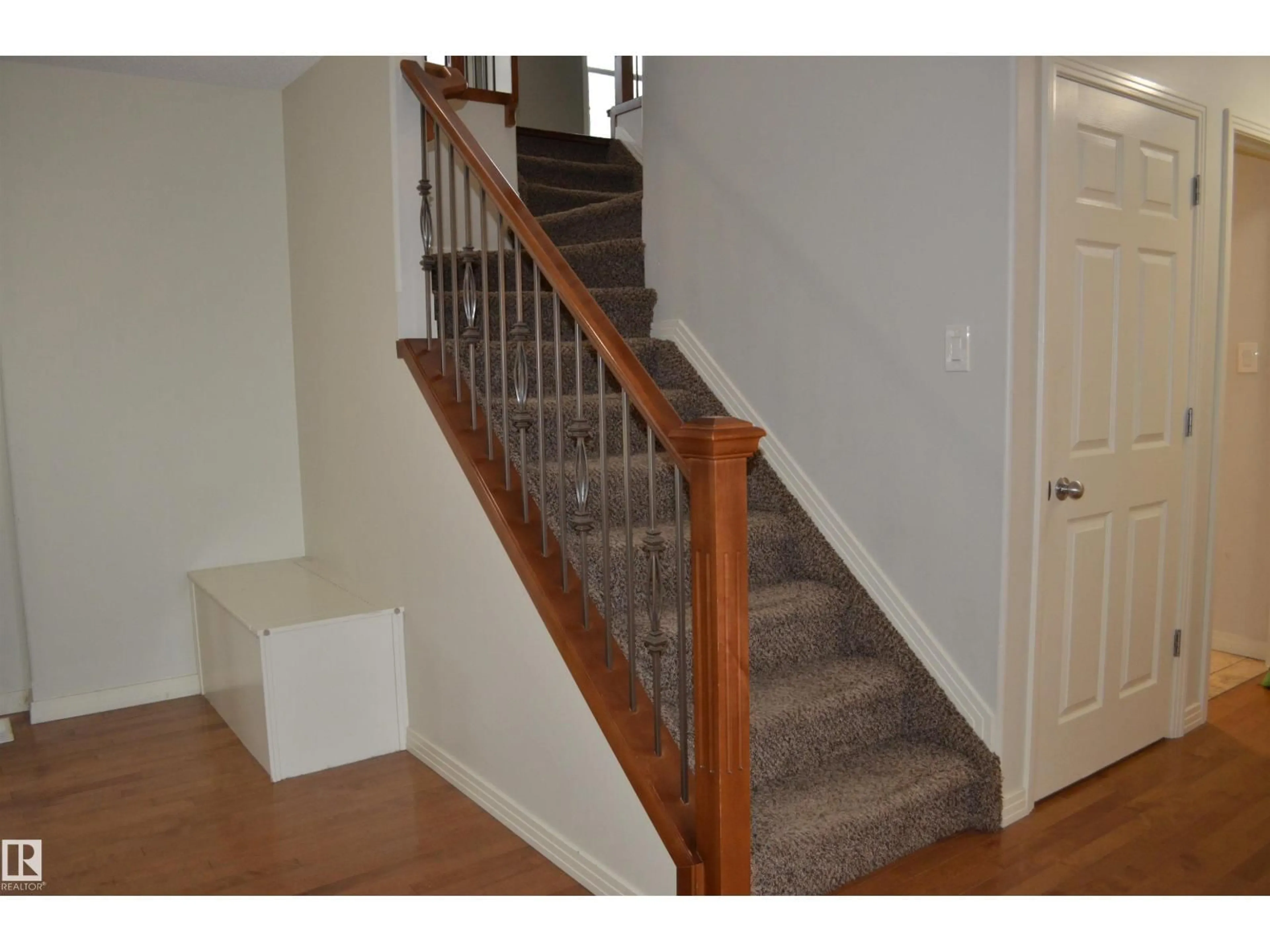 Stairs for 20032 46 AV, Edmonton Alberta T6M0E6