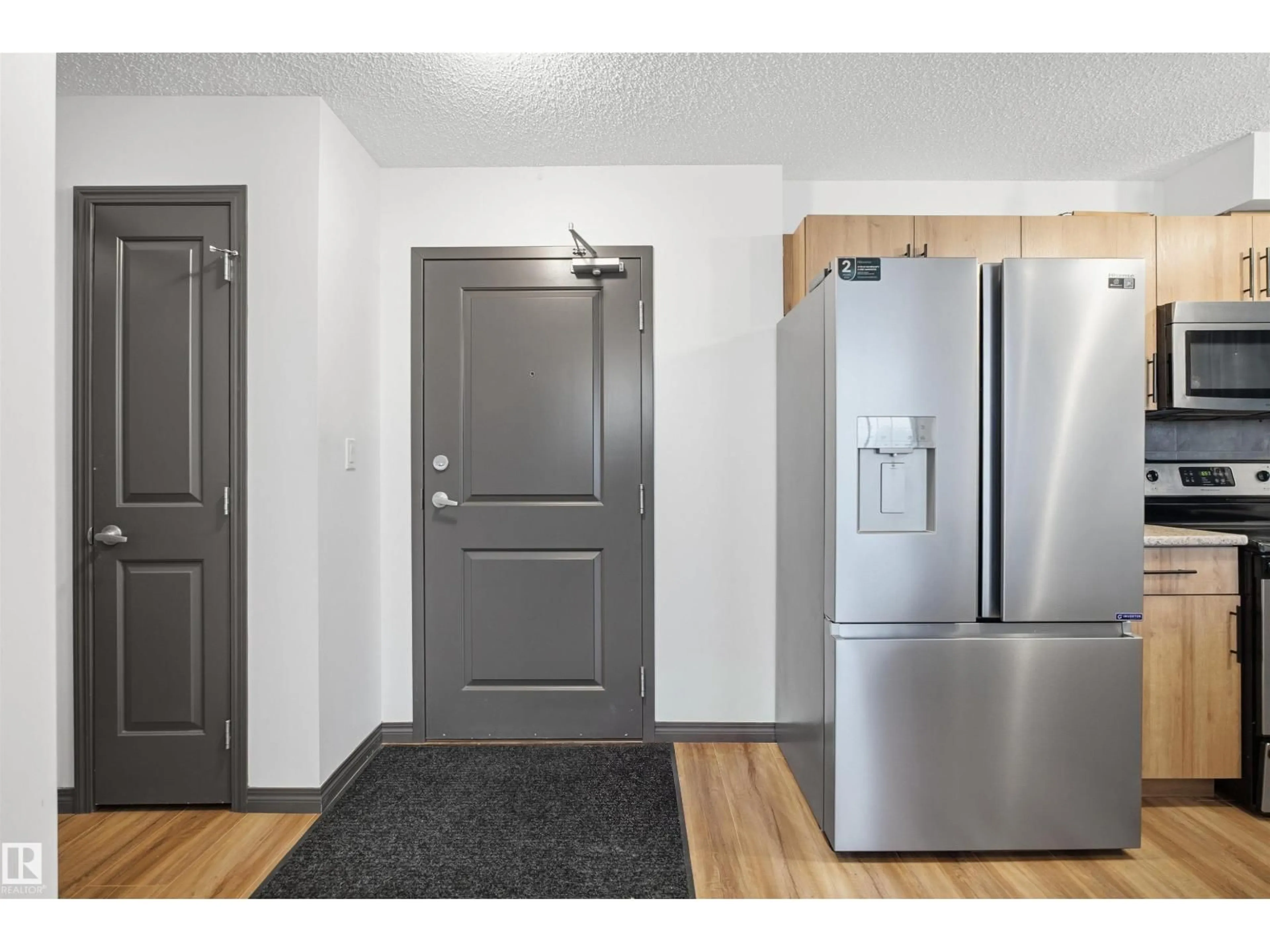 Indoor entryway for 105 - 405 AMBLESIDE DR, Edmonton Alberta T6W0J4