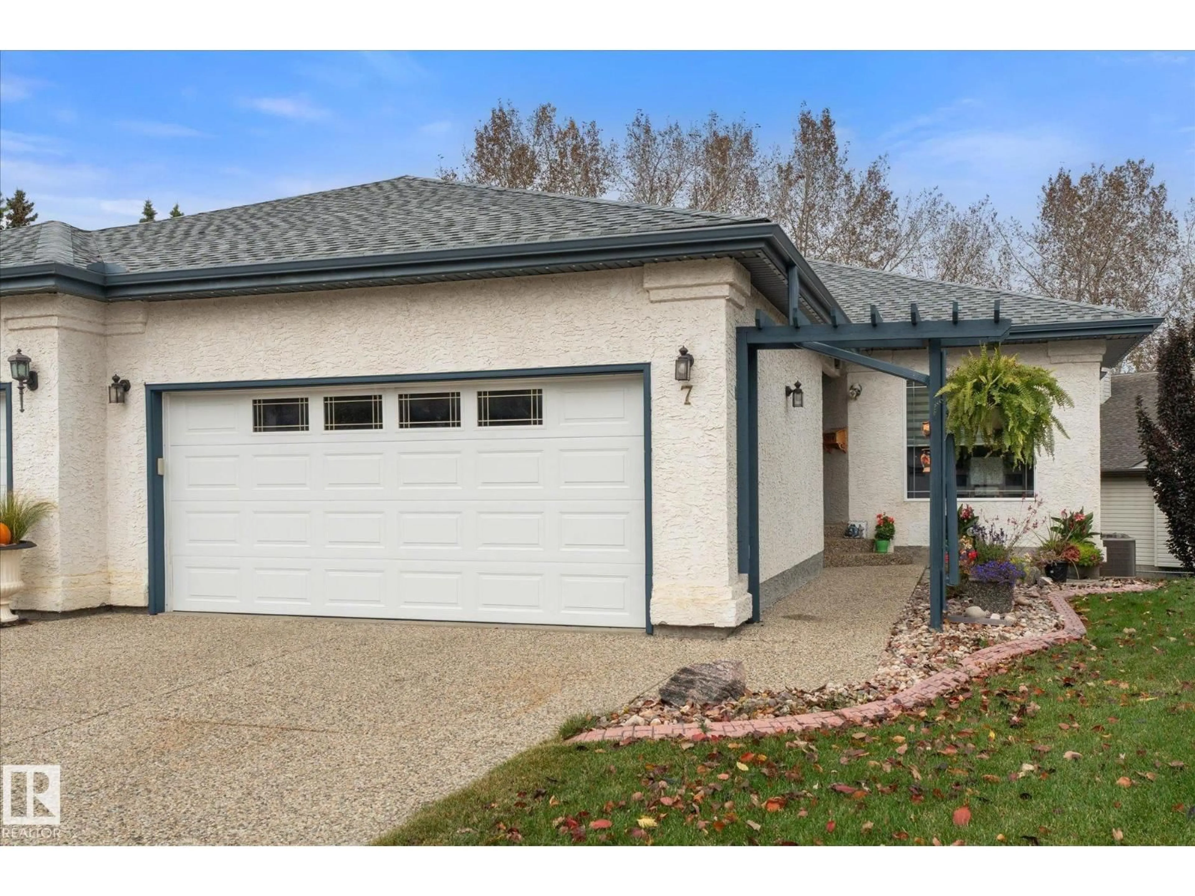 Indoor garage for 7 LINKSIDE PL, Spruce Grove Alberta T7X3C5