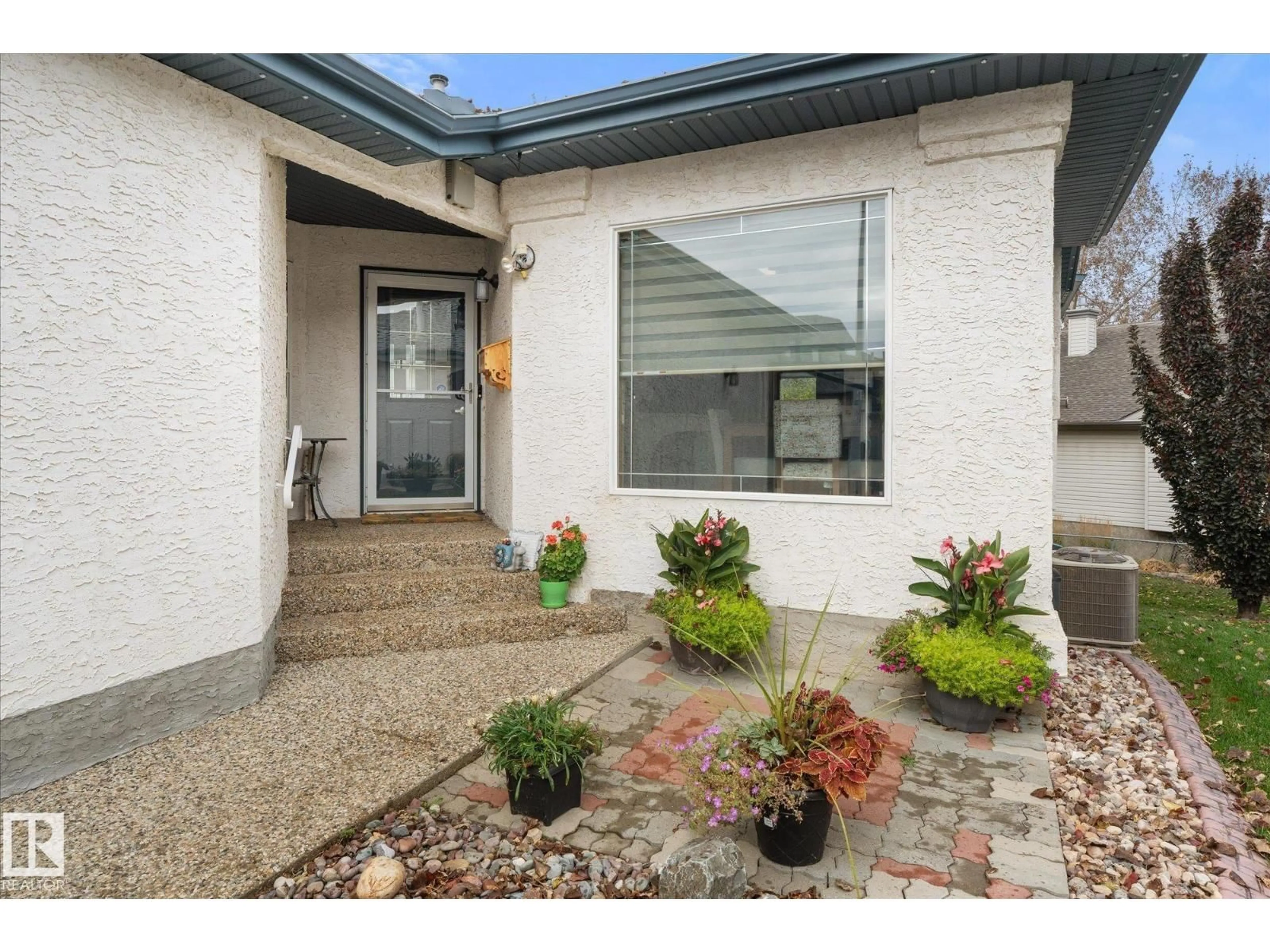 Indoor entryway for 7 LINKSIDE PL, Spruce Grove Alberta T7X3C5