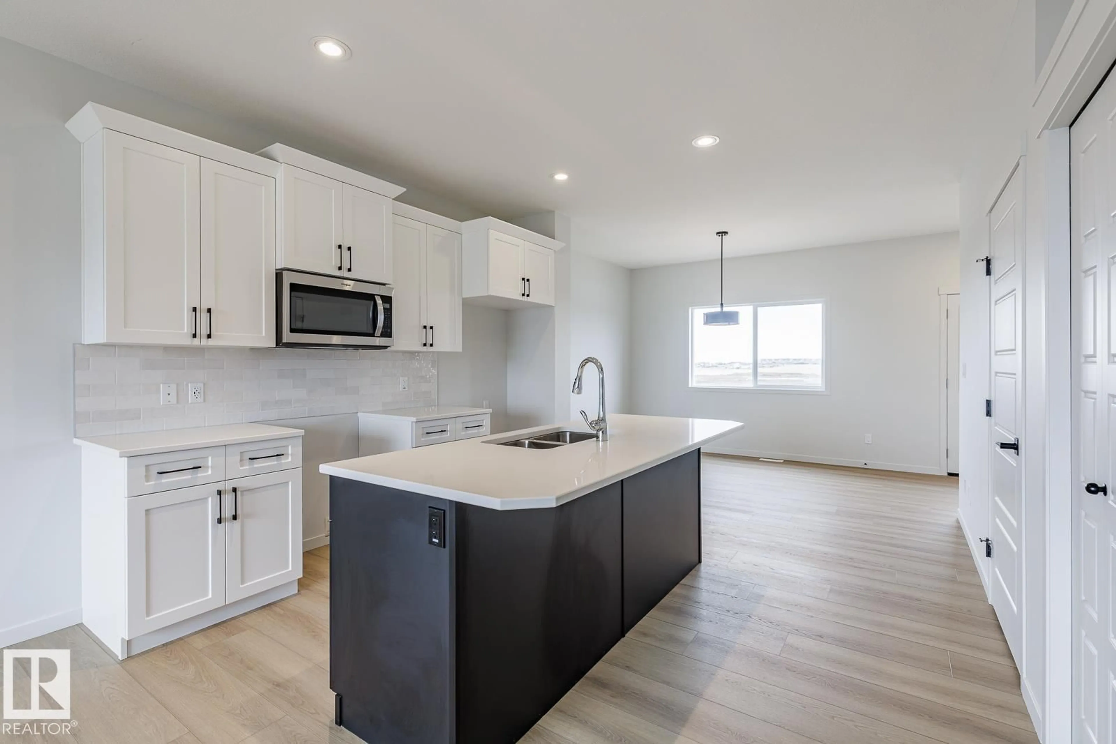 Open concept kitchen, ceramic/tile floor for 3601 40 AV, Beaumont Alberta T4X2Y3