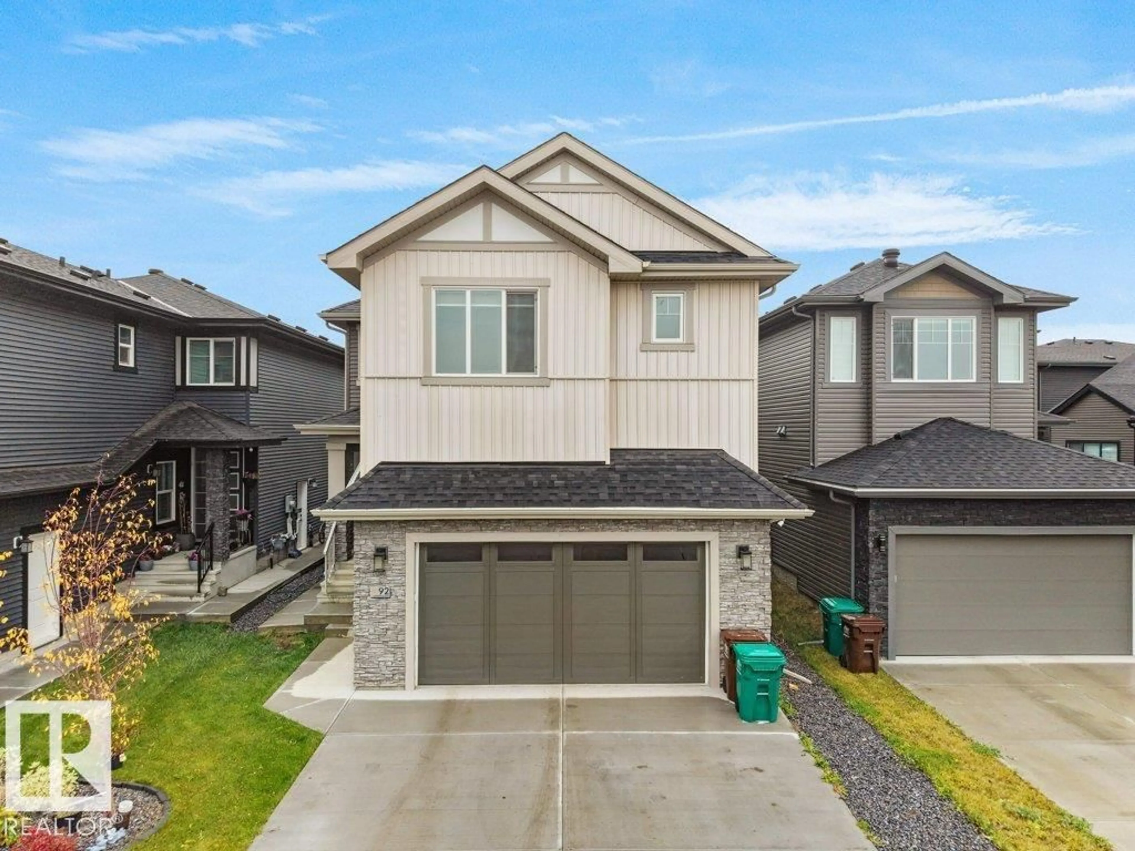 Home with vinyl exterior material, street for 92 EDGEFIELD WY, St. Albert Alberta T8N7Z9