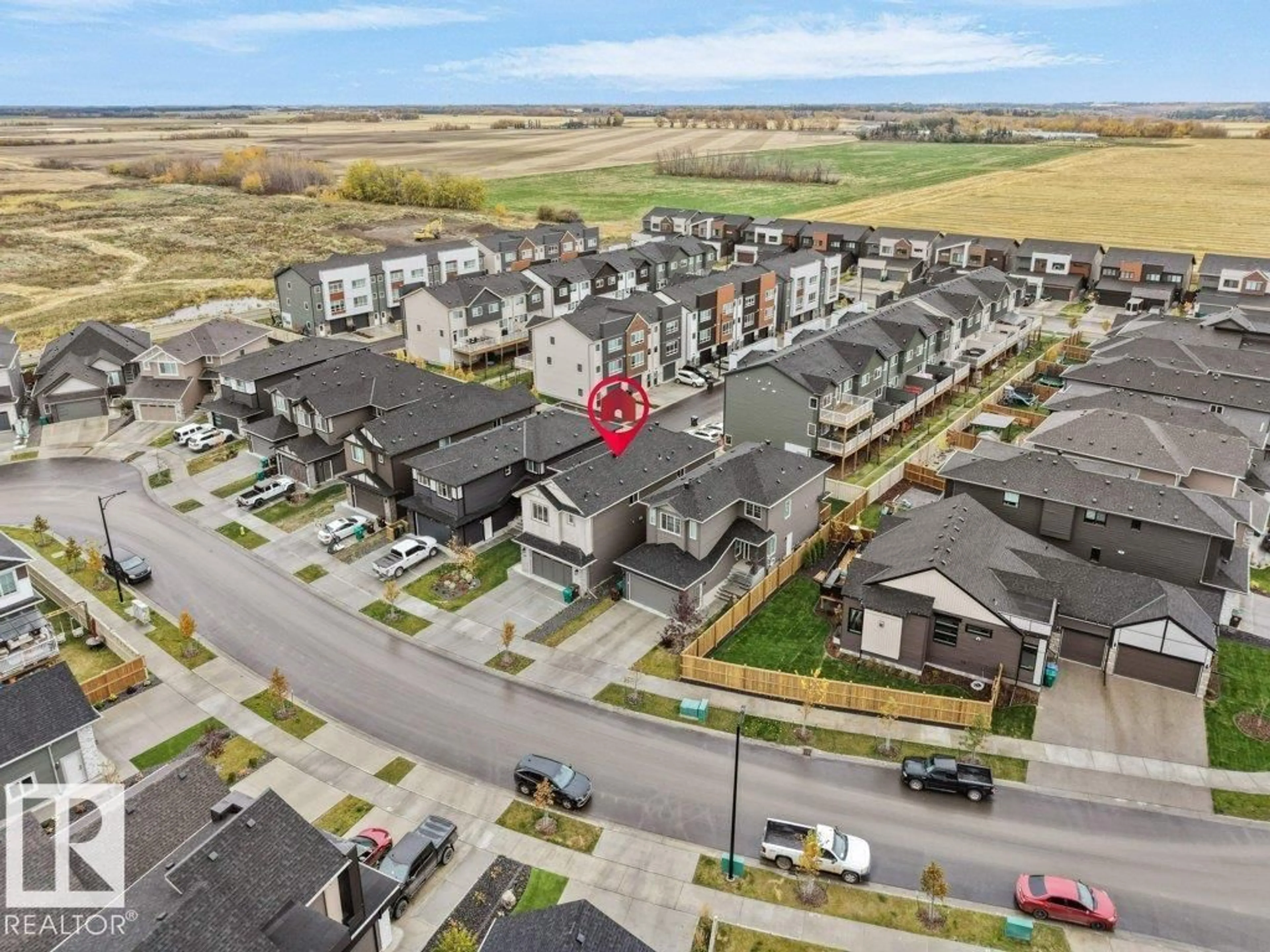 A pic from outside/outdoor area/front of a property/back of a property/a pic from drone, street for 92 EDGEFIELD WY, St. Albert Alberta T8N7Z9