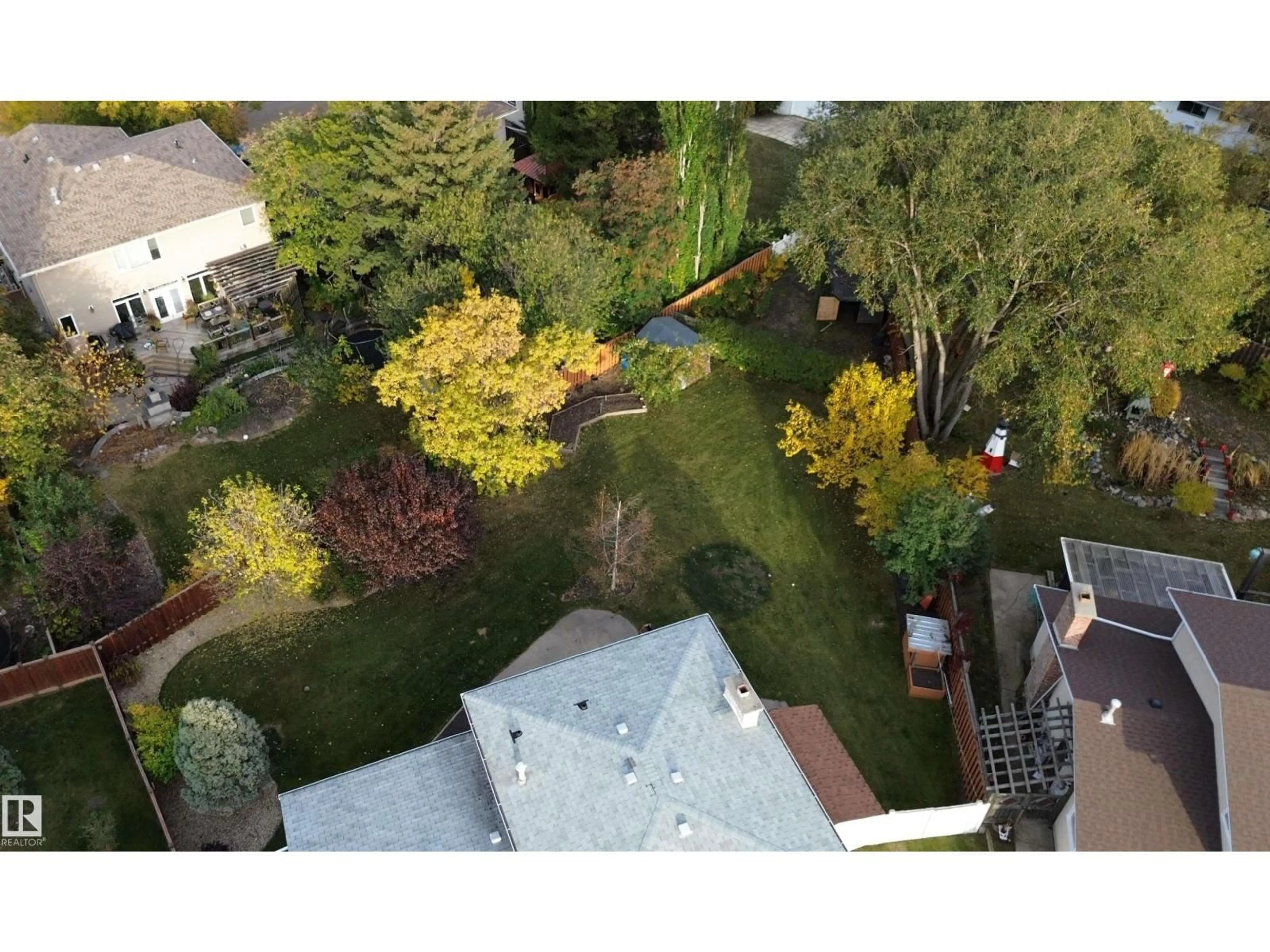 A pic from outside/outdoor area/front of a property/back of a property/a pic from drone, unknown for 4020 GALLOWAY BA, Sherwood Park Alberta T8A2L4