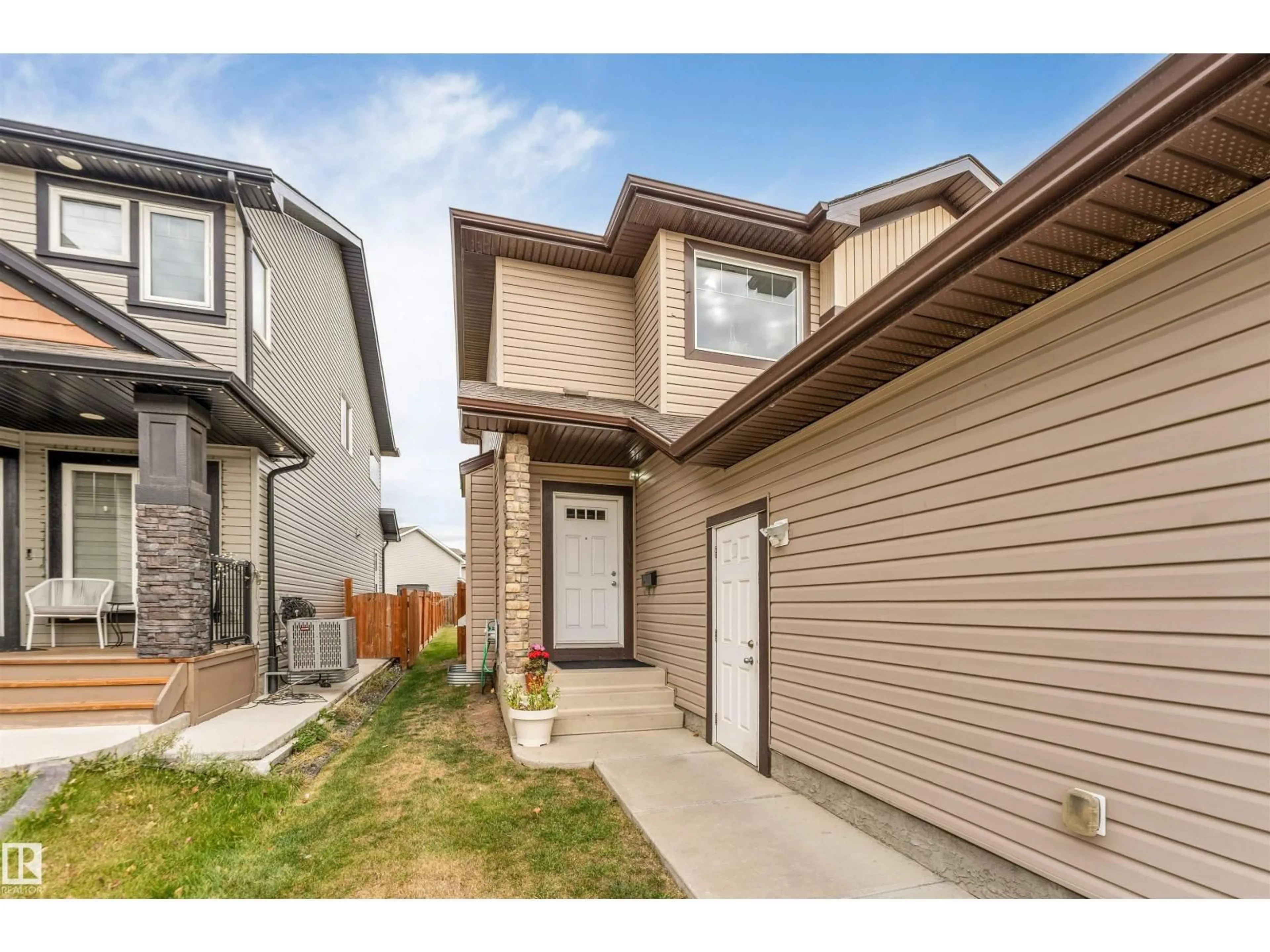 Unknown for 3304 13 AV, Edmonton Alberta T6T0Z4
