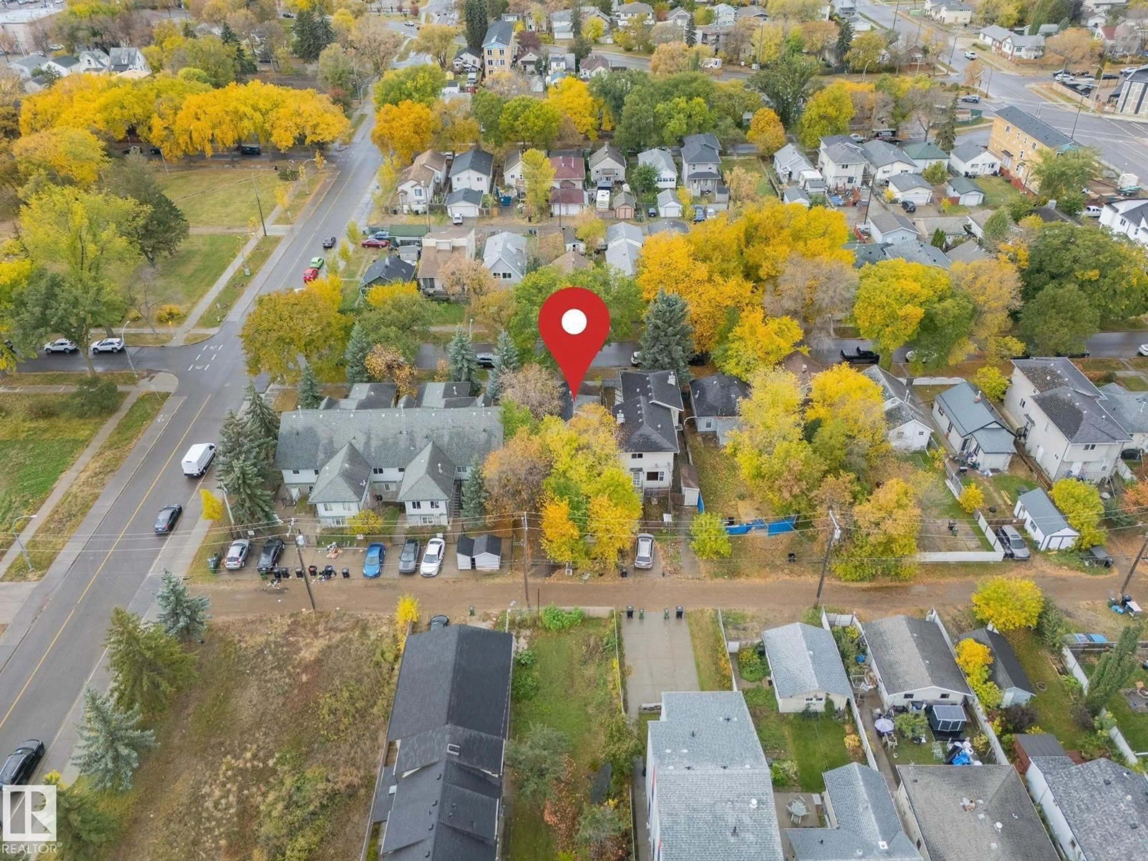 A pic from outside/outdoor area/front of a property/back of a property/a pic from drone, street for NW - 11911 77 ST, Edmonton Alberta T5B2G5