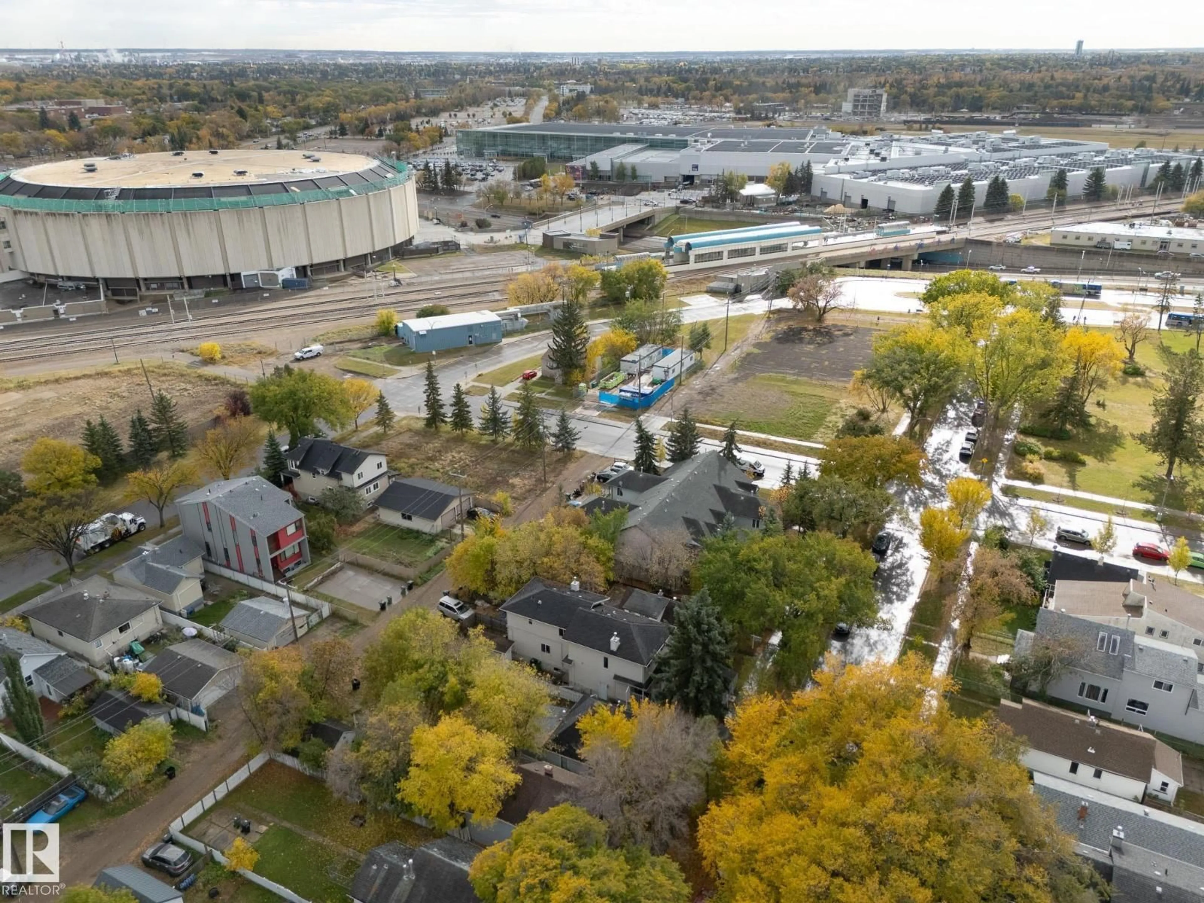A pic from outside/outdoor area/front of a property/back of a property/a pic from drone, unknown for NW - 11911 77 ST, Edmonton Alberta T5B2G5