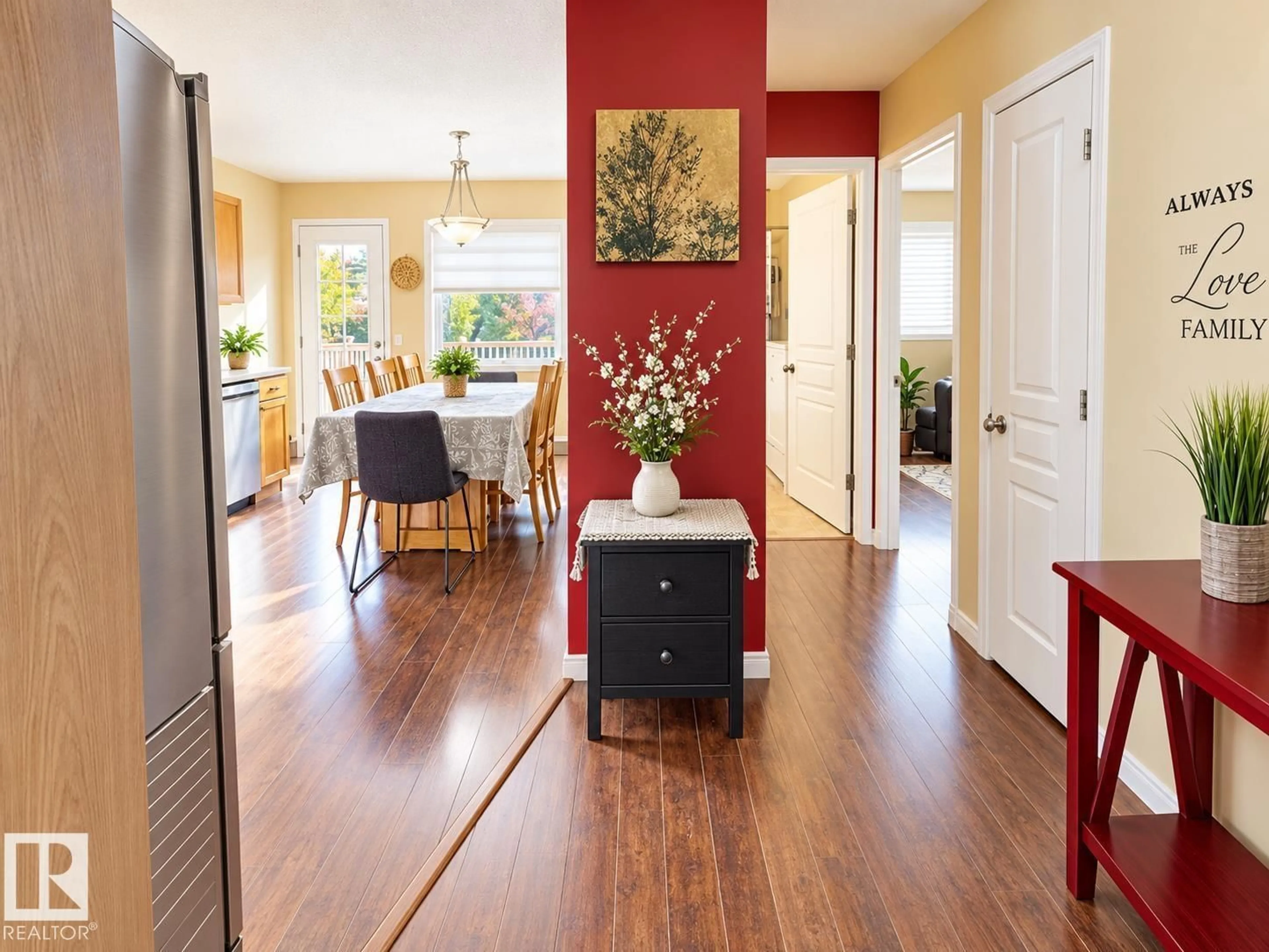 Indoor entryway for NW - 15135 43 ST, Edmonton Alberta T5Y3B3