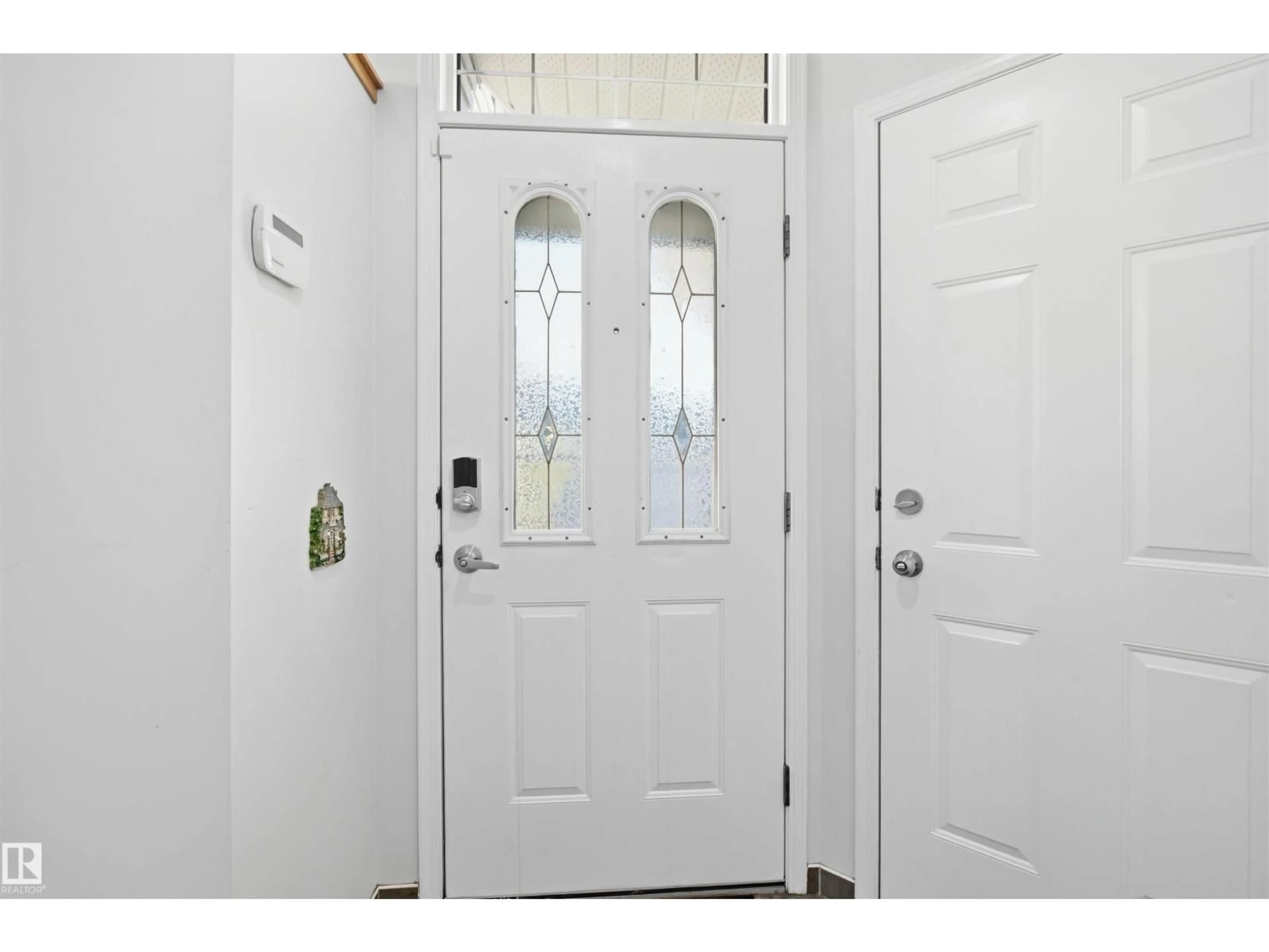 Indoor entryway for 1737 KENSIT PL, Edmonton Alberta T6L6X6