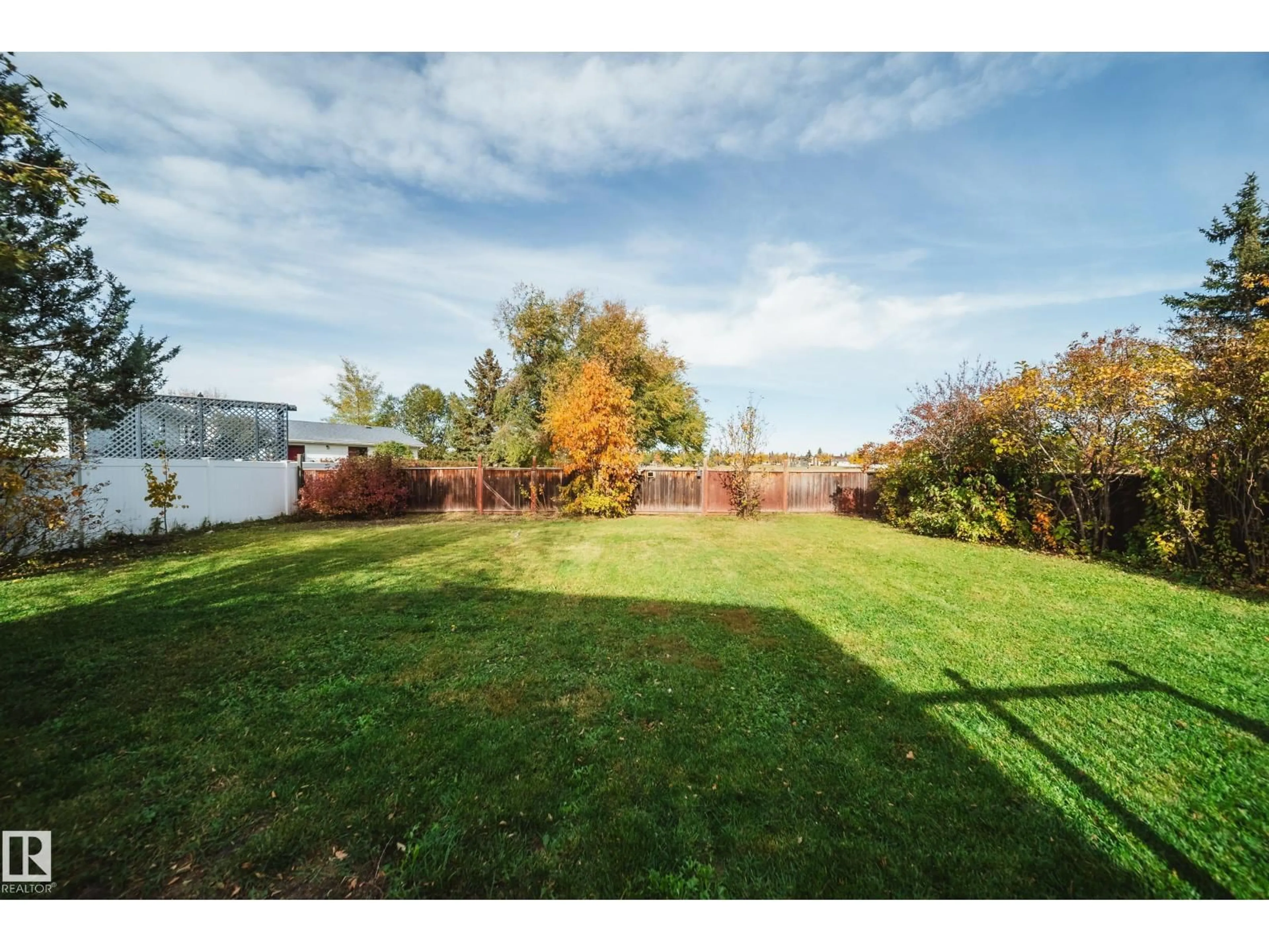 A pic from outside/outdoor area/front of a property/back of a property/a pic from drone, unknown for 11720 158 AV, Edmonton Alberta T5X2K4