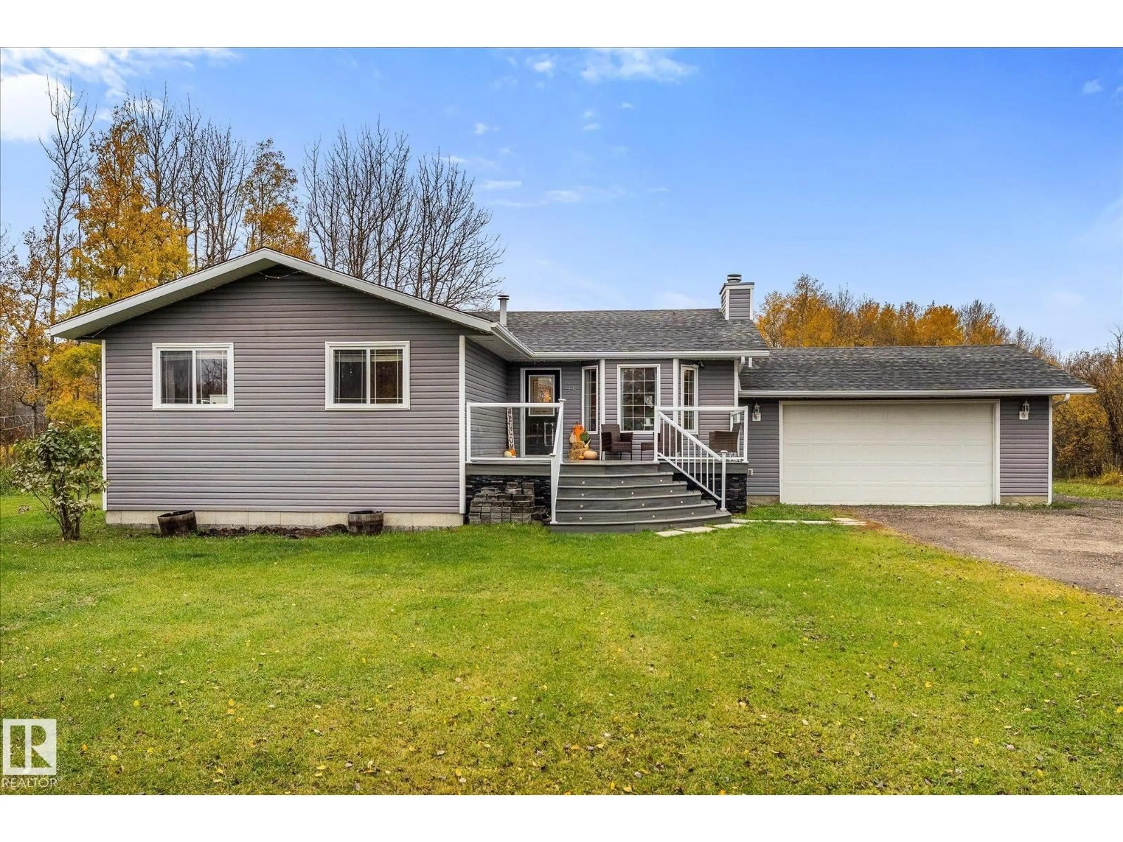 Home with vinyl exterior material, unknown for 21215 - 25 WYE RD, Rural Strathcona County Alberta T8L1C8