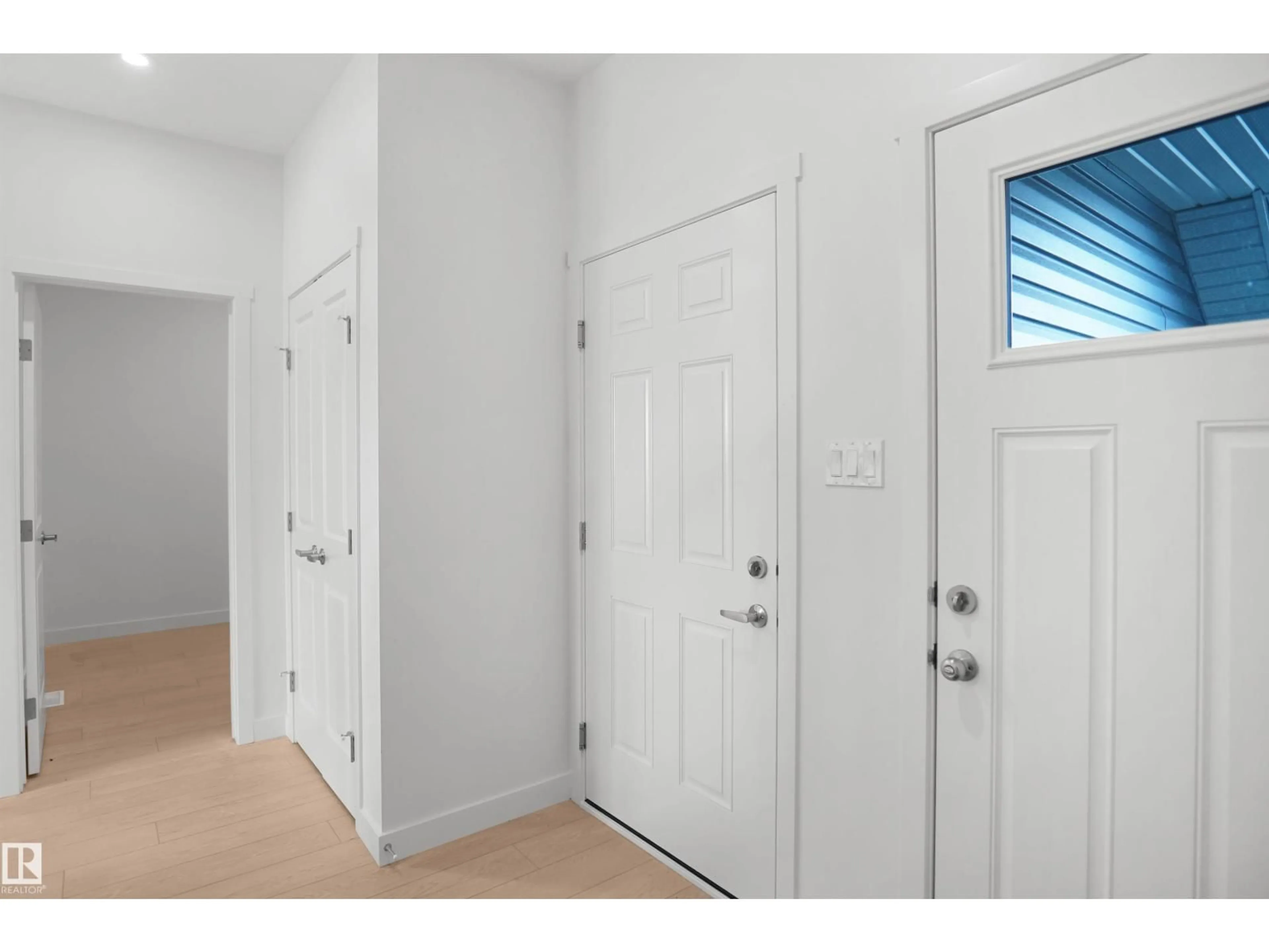 Indoor entryway for 74 LEGACY WY, Spruce Grove Alberta T7X4V4