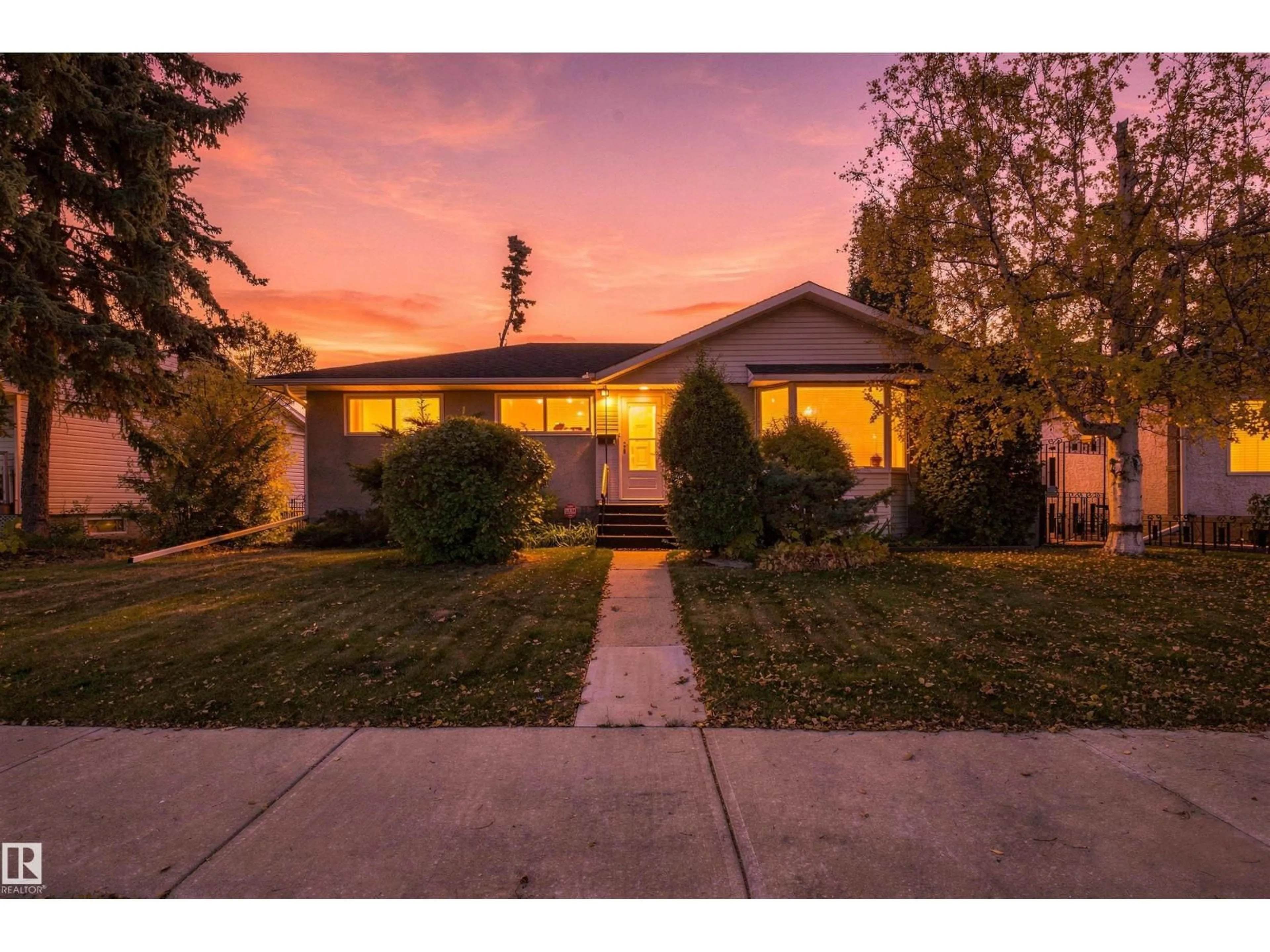 Unknown for 10520 LAUDERDALE RD, Edmonton Alberta T5E5R5