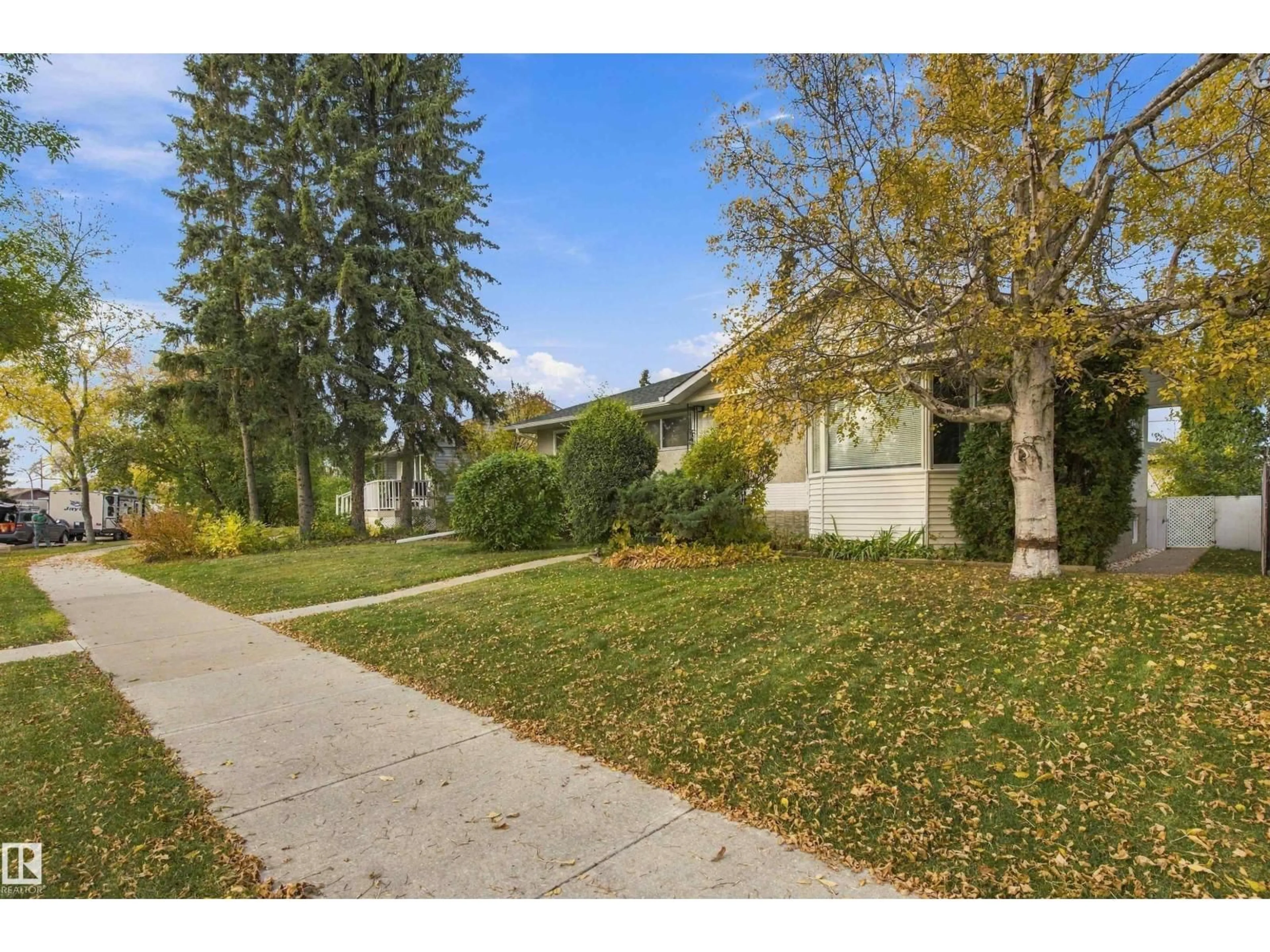 Unknown for 10520 LAUDERDALE RD, Edmonton Alberta T5E5R5